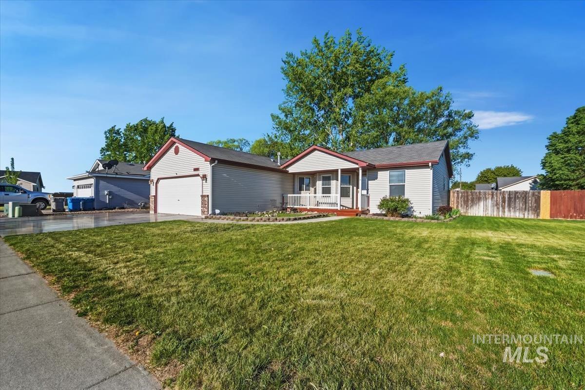 1435 Kyle Street, Mountain Home, Idaho 83647, 3 Bedrooms, 2 Bathrooms, Residential For Sale, Price $319,900,MLS 98985187