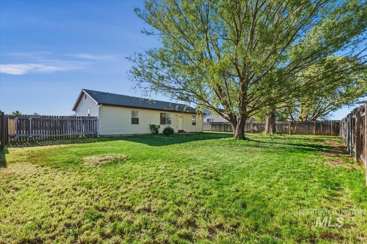 1435 Kyle Street, Mountain Home, Idaho 83647, 3 Bedrooms, 2 Bathrooms, Residential For Sale, Price $319,900,MLS 98985187