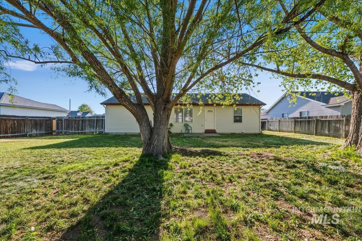 1435 Kyle Street, Mountain Home, Idaho 83647, 3 Bedrooms, 2 Bathrooms, Residential For Sale, Price $319,900,MLS 98985187