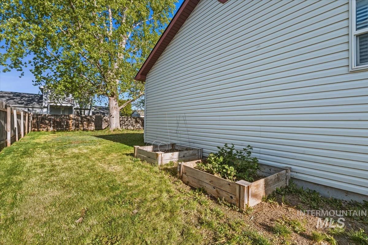 1435 Kyle Street, Mountain Home, Idaho 83647, 3 Bedrooms, 2 Bathrooms, Residential For Sale, Price $319,900,MLS 98985187