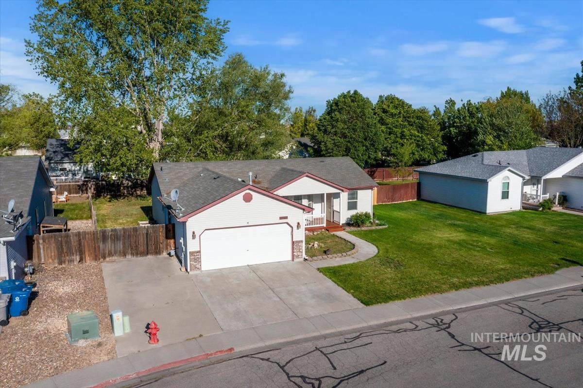 1435 Kyle Street, Mountain Home, Idaho 83647, 3 Bedrooms, 2 Bathrooms, Residential For Sale, Price $319,900,MLS 98985187