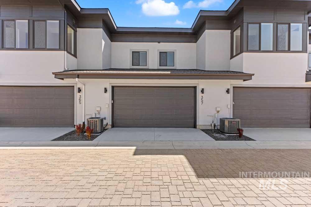 357 E Lombard Ln, Eagle, Idaho 83616, 3 Bedrooms, 2.5 Bathrooms, Residential For Sale, Price $579,900, 98985188