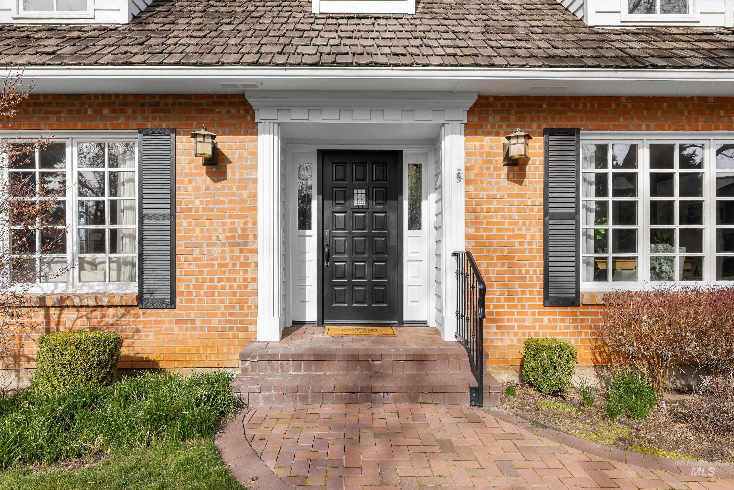 4225 N Cole Lane, Boise, Idaho 83704, 4 Bedrooms, 3.5 Bathrooms, Residential For Sale, Price $995,000, 98985189