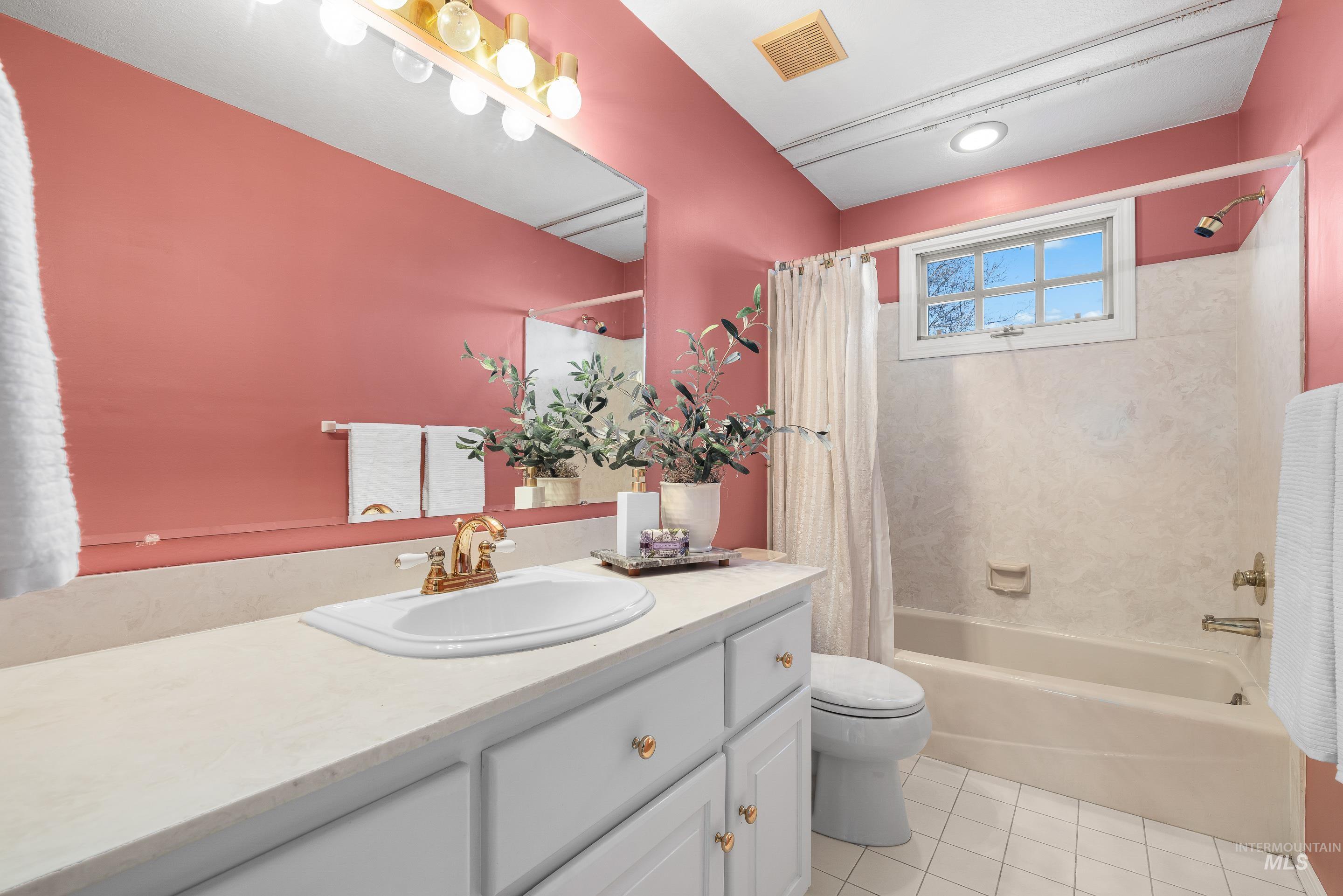 4225 N Cole Lane, Boise, Idaho 83704, 4 Bedrooms, 3.5 Bathrooms, Residential For Sale, Price $995,000, 98985189