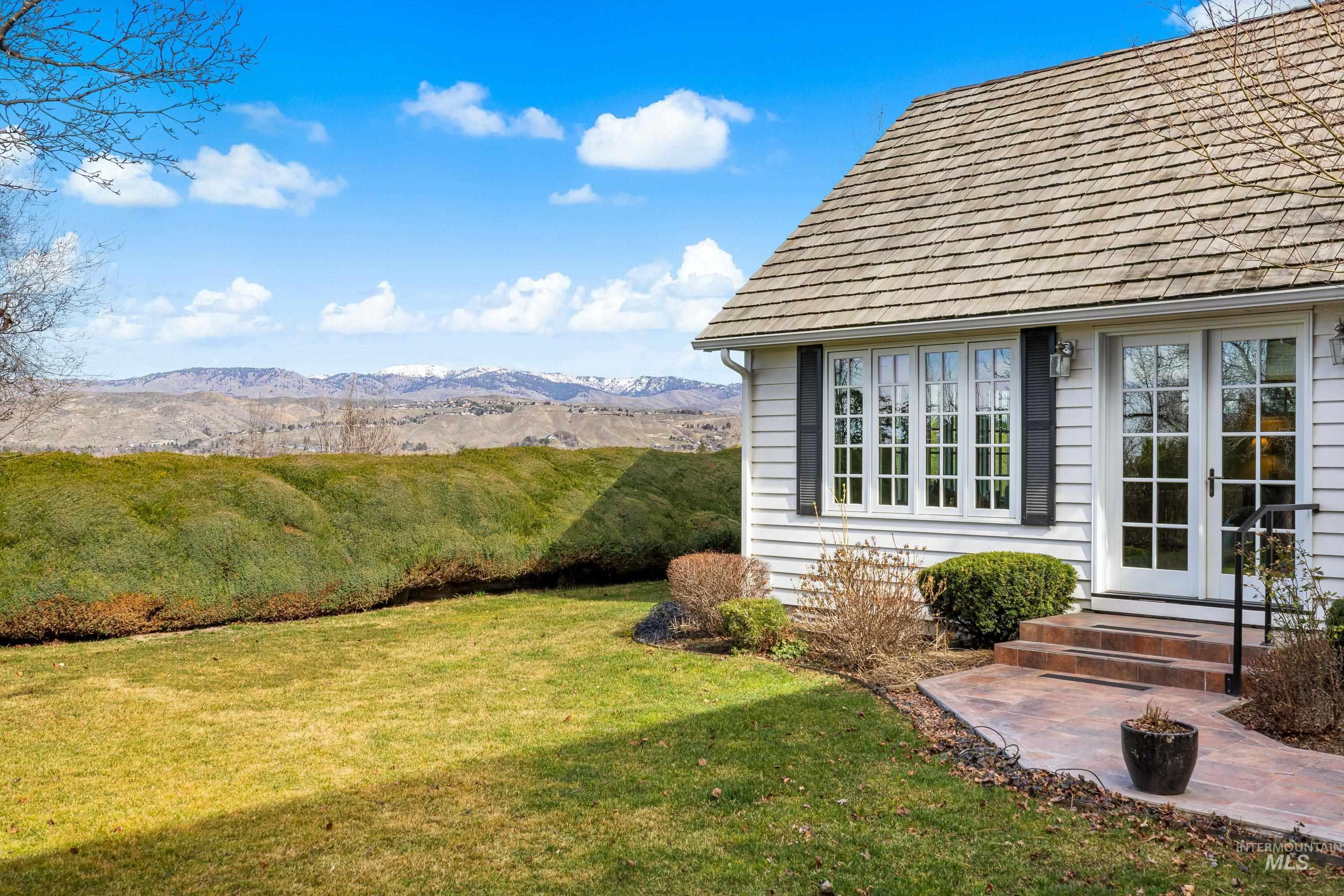 4225 N Cole Lane, Boise, Idaho 83704, 4 Bedrooms, 3.5 Bathrooms, Residential For Sale, Price $995,000, 98985189