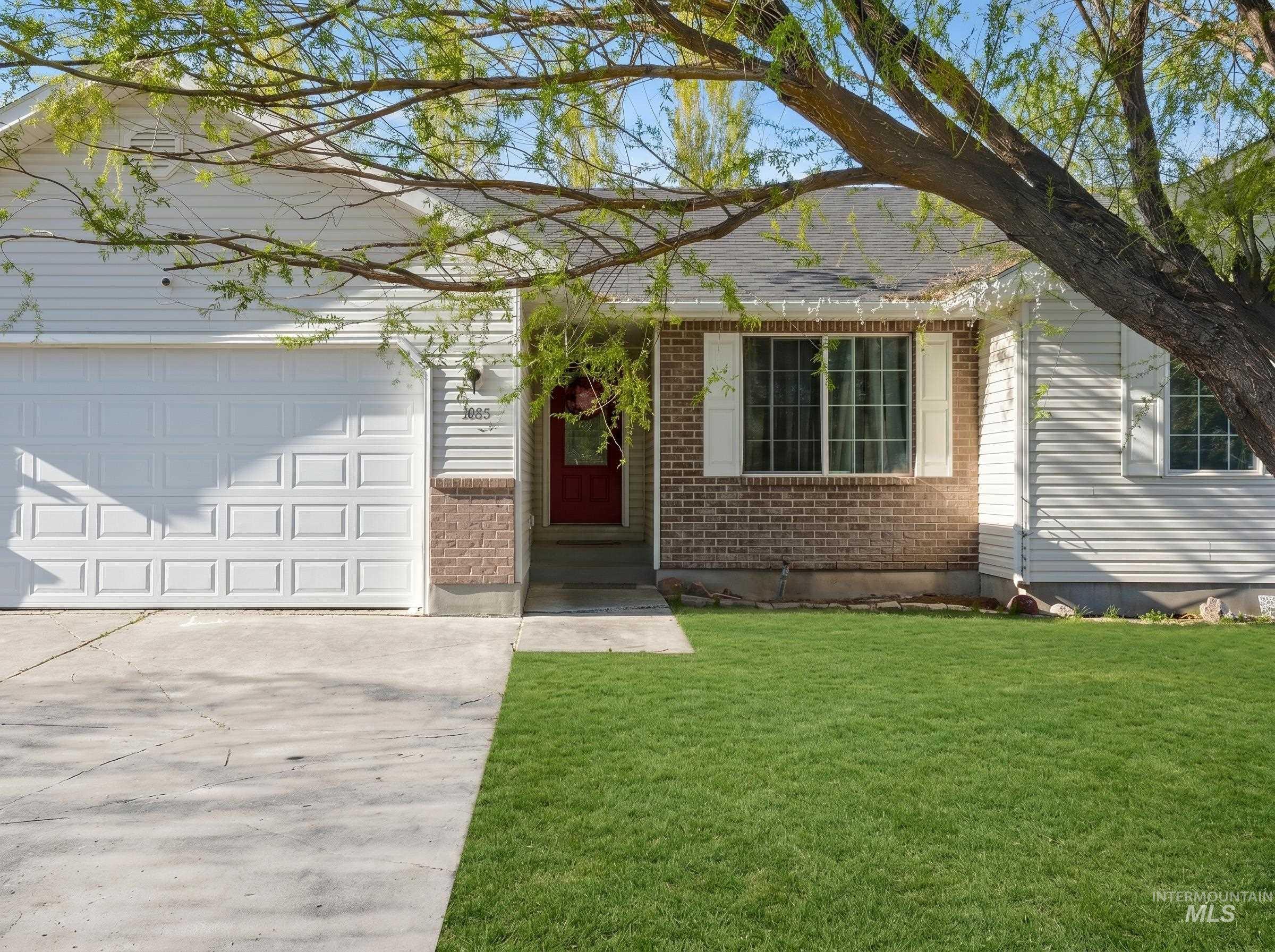 3885 Deer Meadow, Idaho Falls, Idaho 83401, 5 Bedrooms, 3 Bathrooms, Residential For Sale, Price $425,000, 98985190