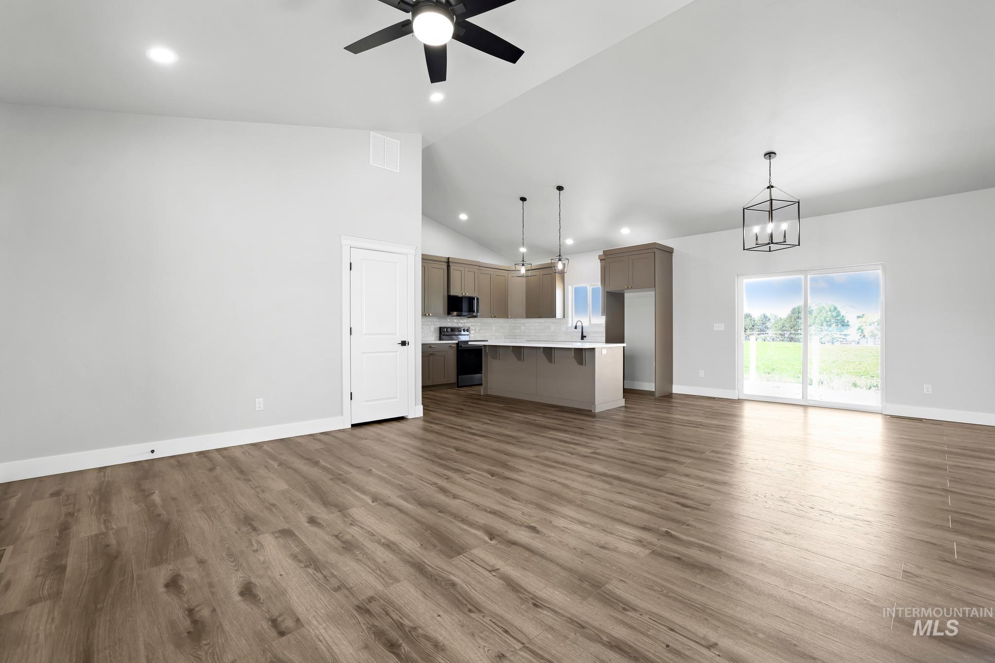1401 Leslie Drive, Jerome, Idaho 83338, 3 Bedrooms, 2 Bathrooms, Residential For Sale, Price $399,900,MLS 98985191
