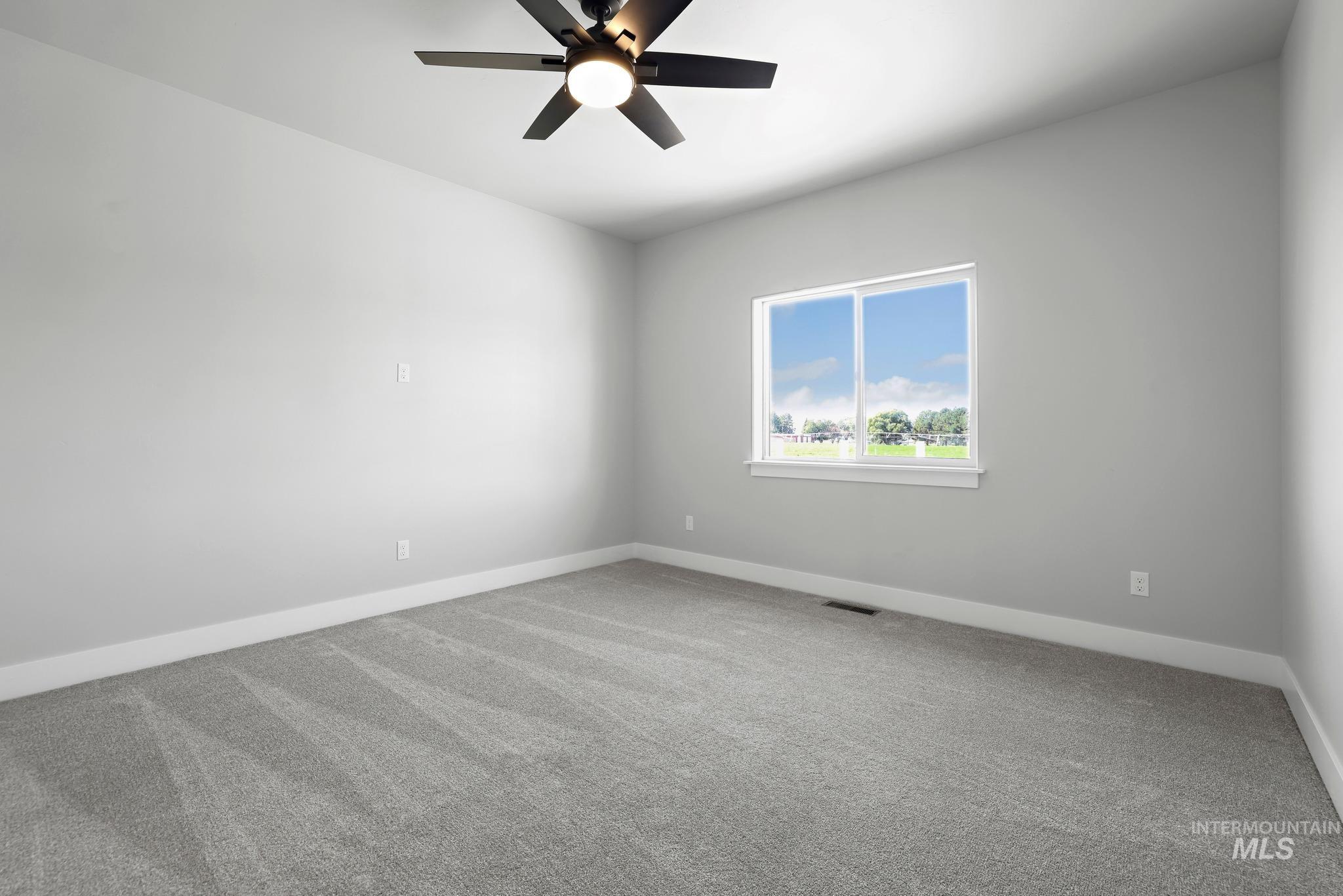 1401 Leslie Drive, Jerome, Idaho 83338, 3 Bedrooms, 2 Bathrooms, Residential For Sale, Price $399,900,MLS 98985191