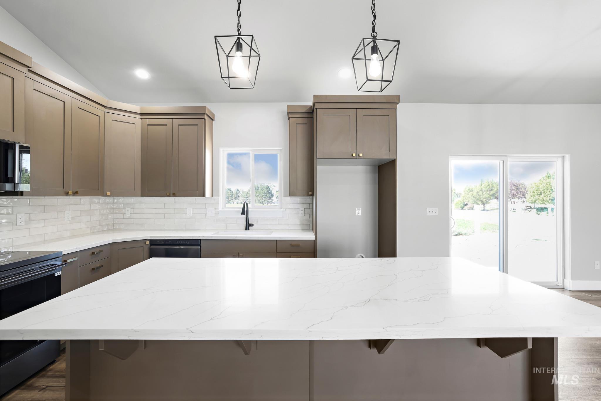 1401 Leslie Drive, Jerome, Idaho 83338, 3 Bedrooms, 2 Bathrooms, Residential For Sale, Price $399,900,MLS 98985191