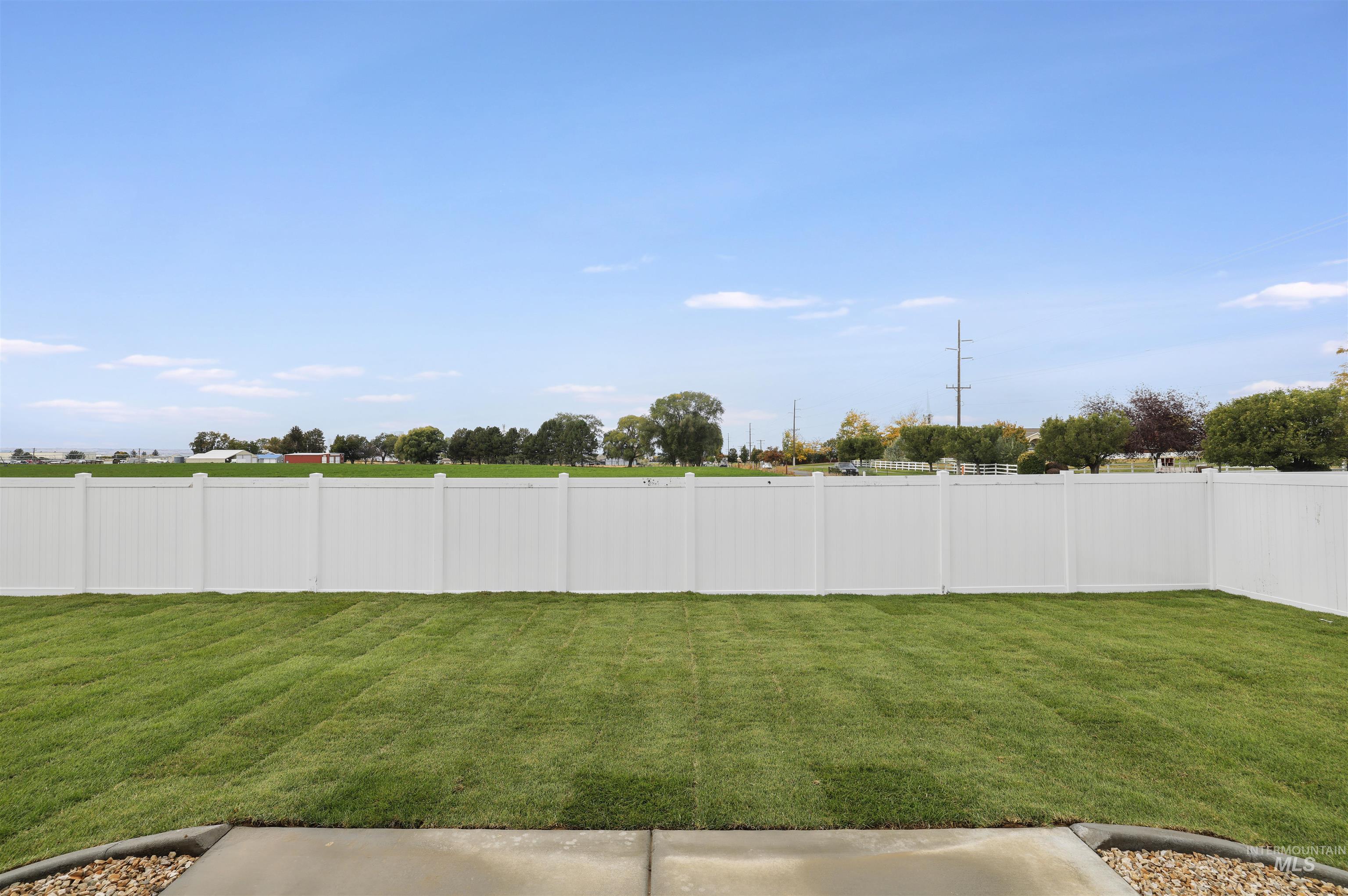 1401 Leslie Drive, Jerome, Idaho 83338, 3 Bedrooms, 2 Bathrooms, Residential For Sale, Price $399,900,MLS 98985191