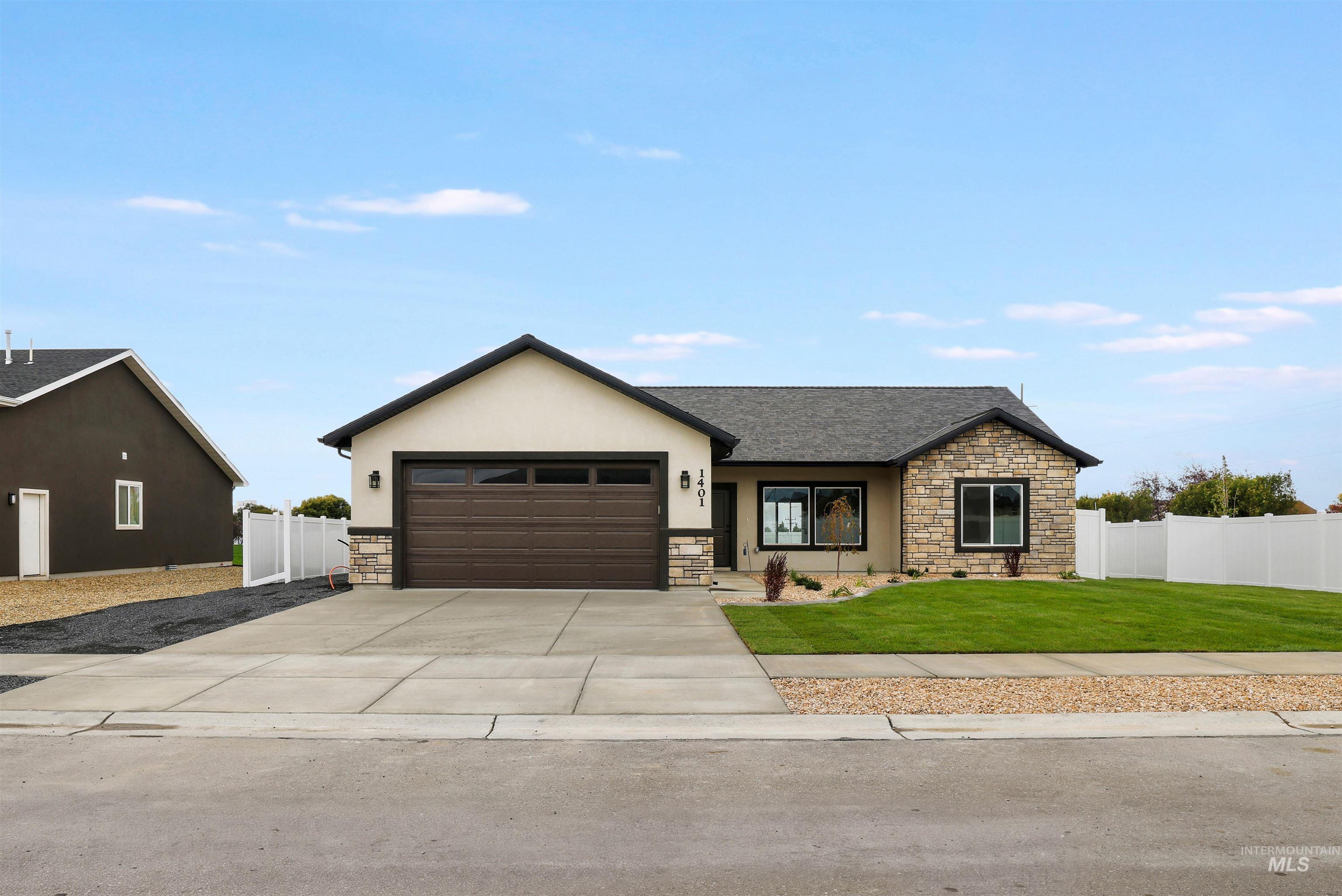 1401 Leslie Drive, Jerome, Idaho 83338, 3 Bedrooms, 2 Bathrooms, Residential For Sale, Price $399,900,MLS 98985191
