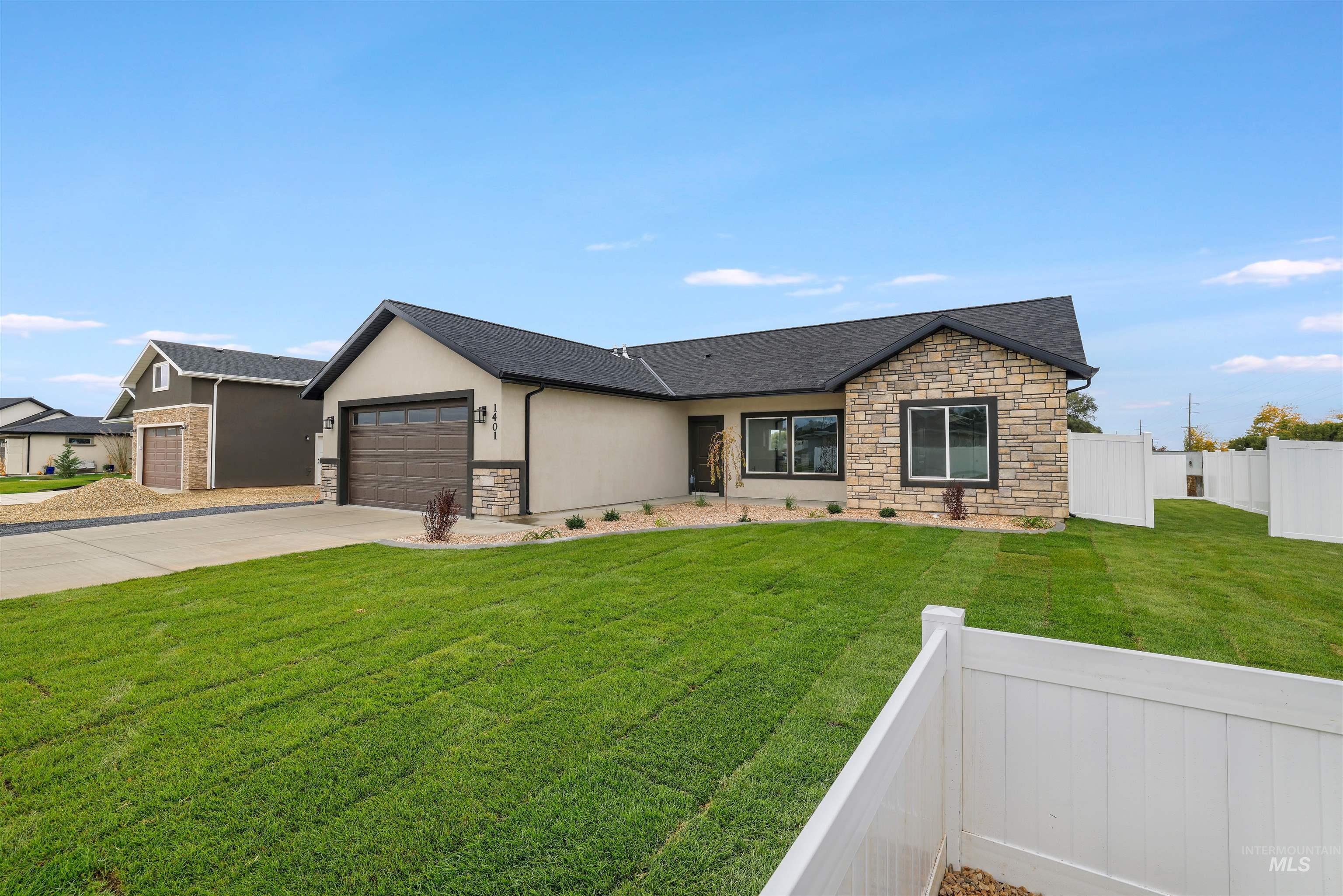 1401 Leslie Drive, Jerome, Idaho 83338, 3 Bedrooms, 2 Bathrooms, Residential For Sale, Price $399,900,MLS 98985191