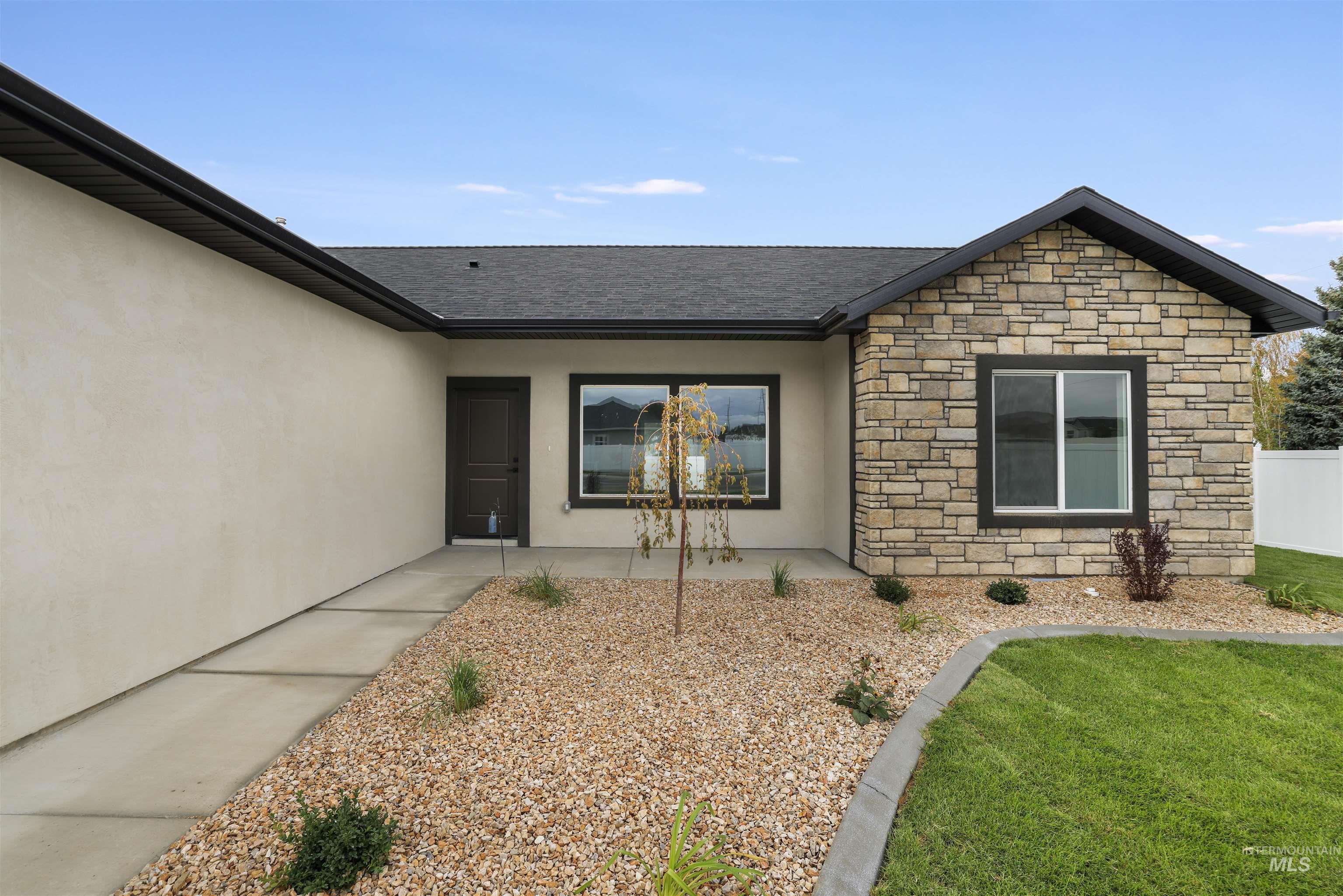 1401 Leslie Drive, Jerome, Idaho 83338, 3 Bedrooms, 2 Bathrooms, Residential For Sale, Price $399,900,MLS 98985191