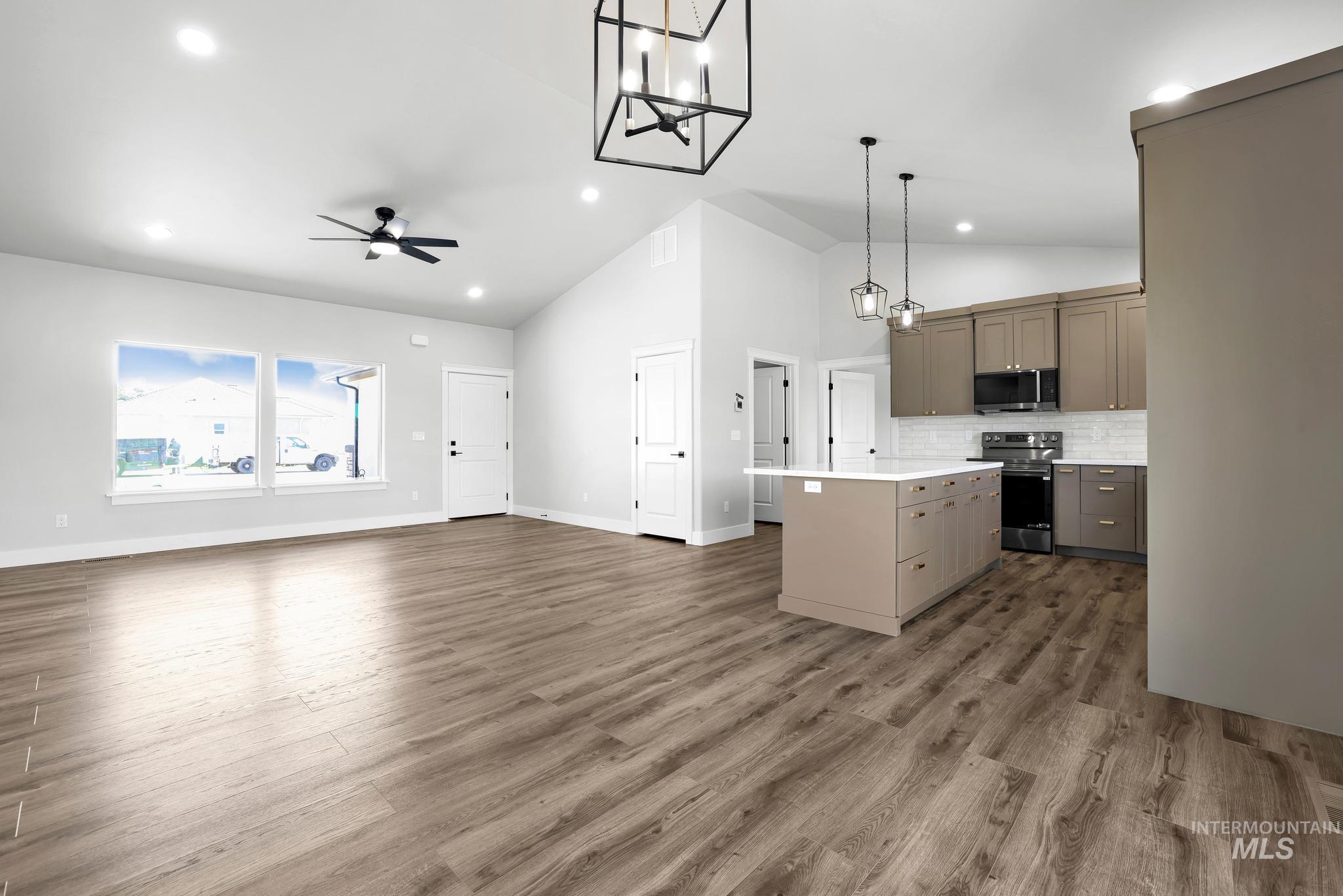 1401 Leslie Drive, Jerome, Idaho 83338, 3 Bedrooms, 2 Bathrooms, Residential For Sale, Price $399,900,MLS 98985191