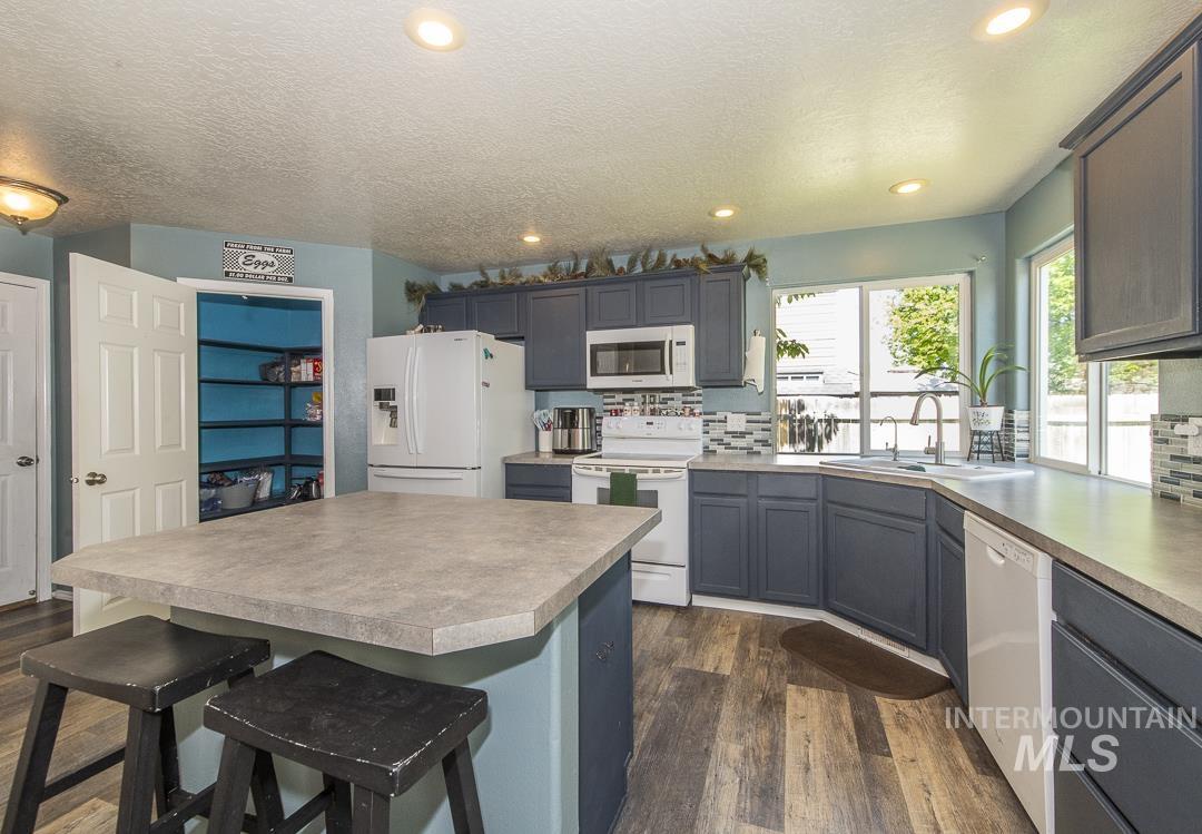 19802 Wilderness Dr, Caldwell, Idaho 83605, 5 Bedrooms, 2.5 Bathrooms, Residential For Sale, Price $430,000, 98985193