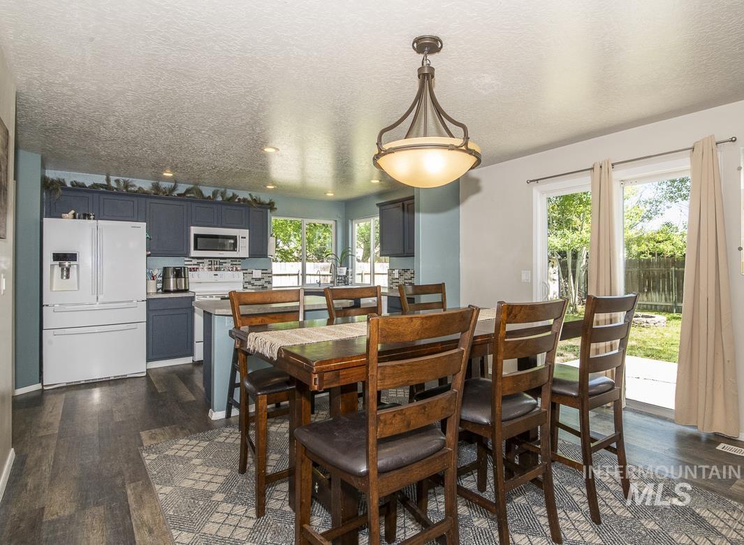 19802 Wilderness Dr, Caldwell, Idaho 83605, 5 Bedrooms, 2.5 Bathrooms, Residential For Sale, Price $430,000, 98985193