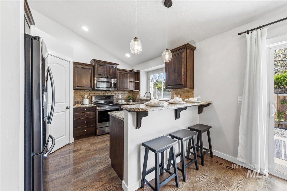 3419 N Arrowwood Way, Meridian, Idaho 83646, 3 Bedrooms, 2.5 Bathrooms, Residential For Sale, Price $459,900, 98985194