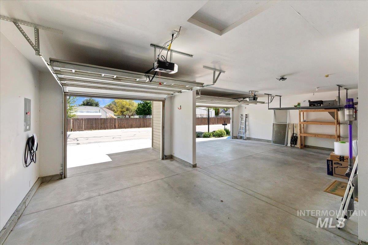 3419 N Arrowwood Way, Meridian, Idaho 83646, 3 Bedrooms, 2.5 Bathrooms, Residential For Sale, Price $459,900, 98985194