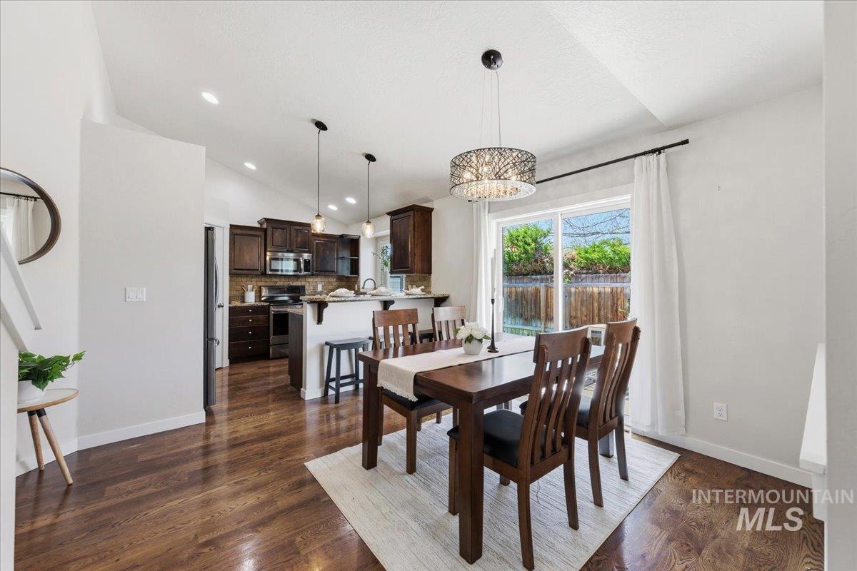 3419 N Arrowwood Way, Meridian, Idaho 83646, 3 Bedrooms, 2.5 Bathrooms, Residential For Sale, Price $459,900, 98985194