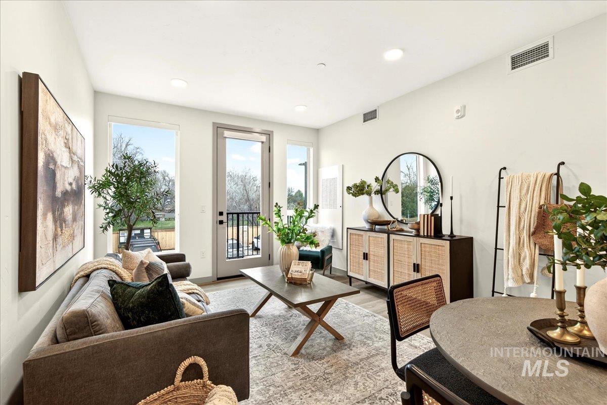 2312 S Broadway Avenue, Boise, Idaho 83706, 1 Bedroom, 1 Bathroom, Residential For Sale, Price $357,500, 98985195