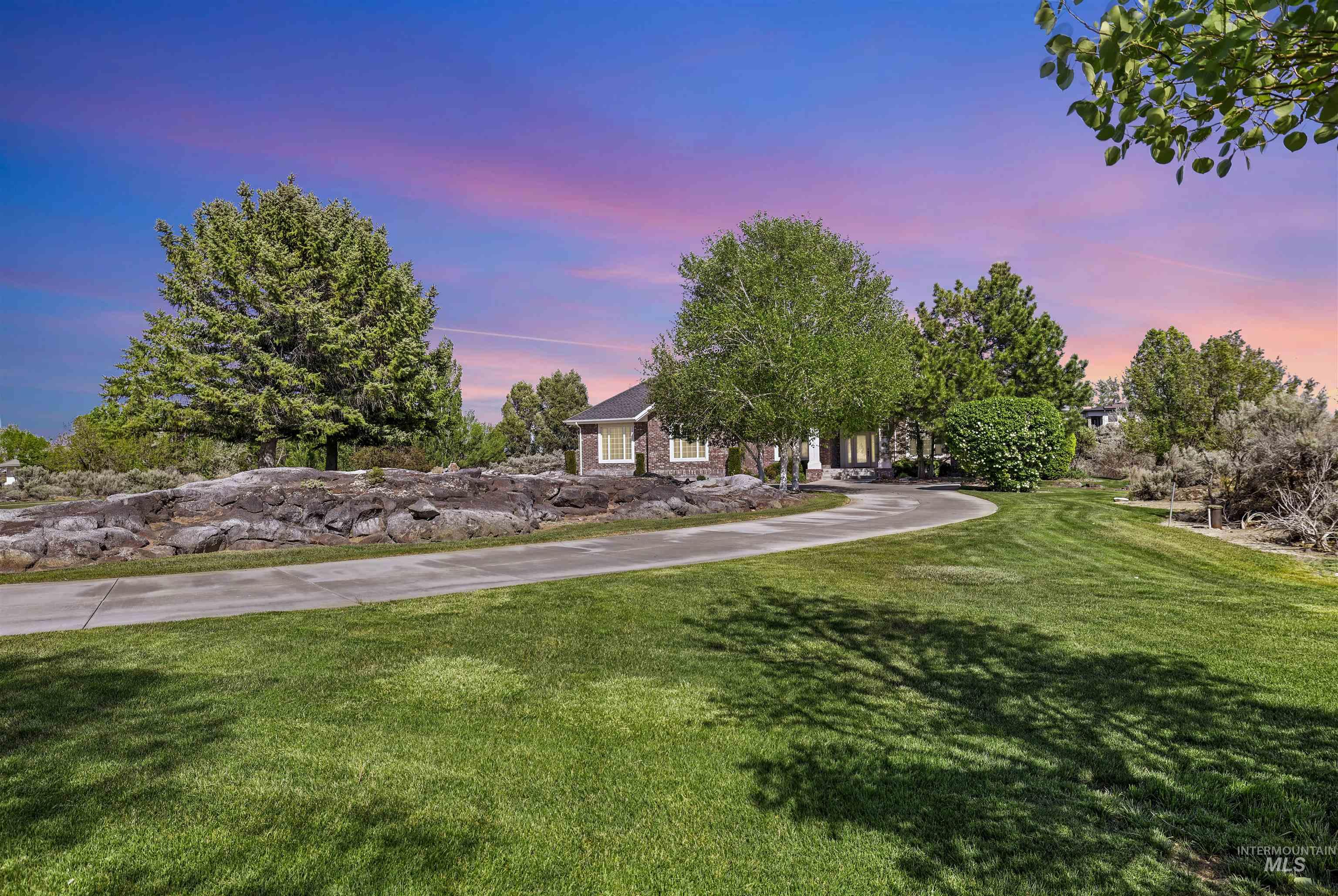 4098 Hidden Lakes Dr, Kimberly, Idaho 83341, 4 Bedrooms, 2.5 Bathrooms, Residential For Sale, Price $725,000,MLS 98985206