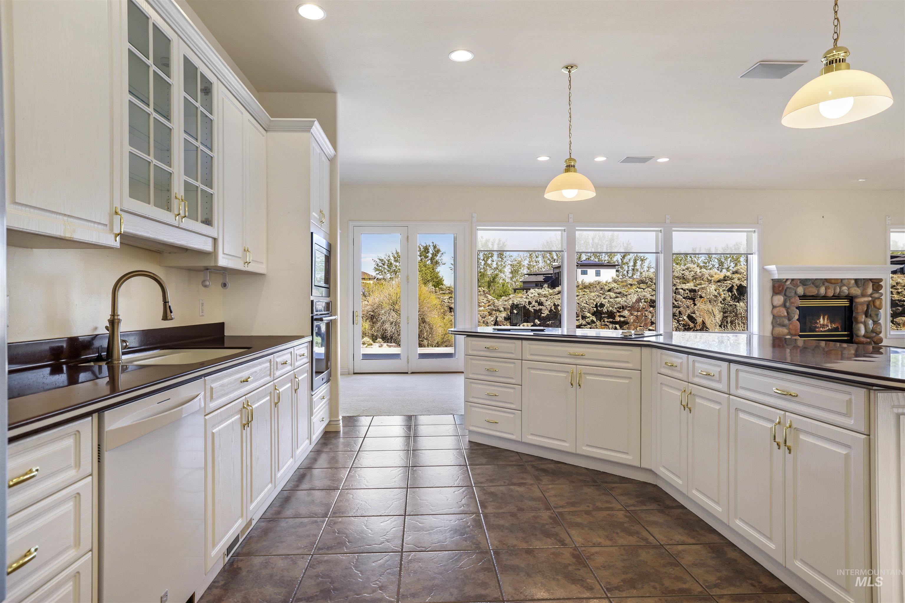 4098 Hidden Lakes Dr, Kimberly, Idaho 83341, 4 Bedrooms, 2.5 Bathrooms, Residential For Sale, Price $725,000,MLS 98985206