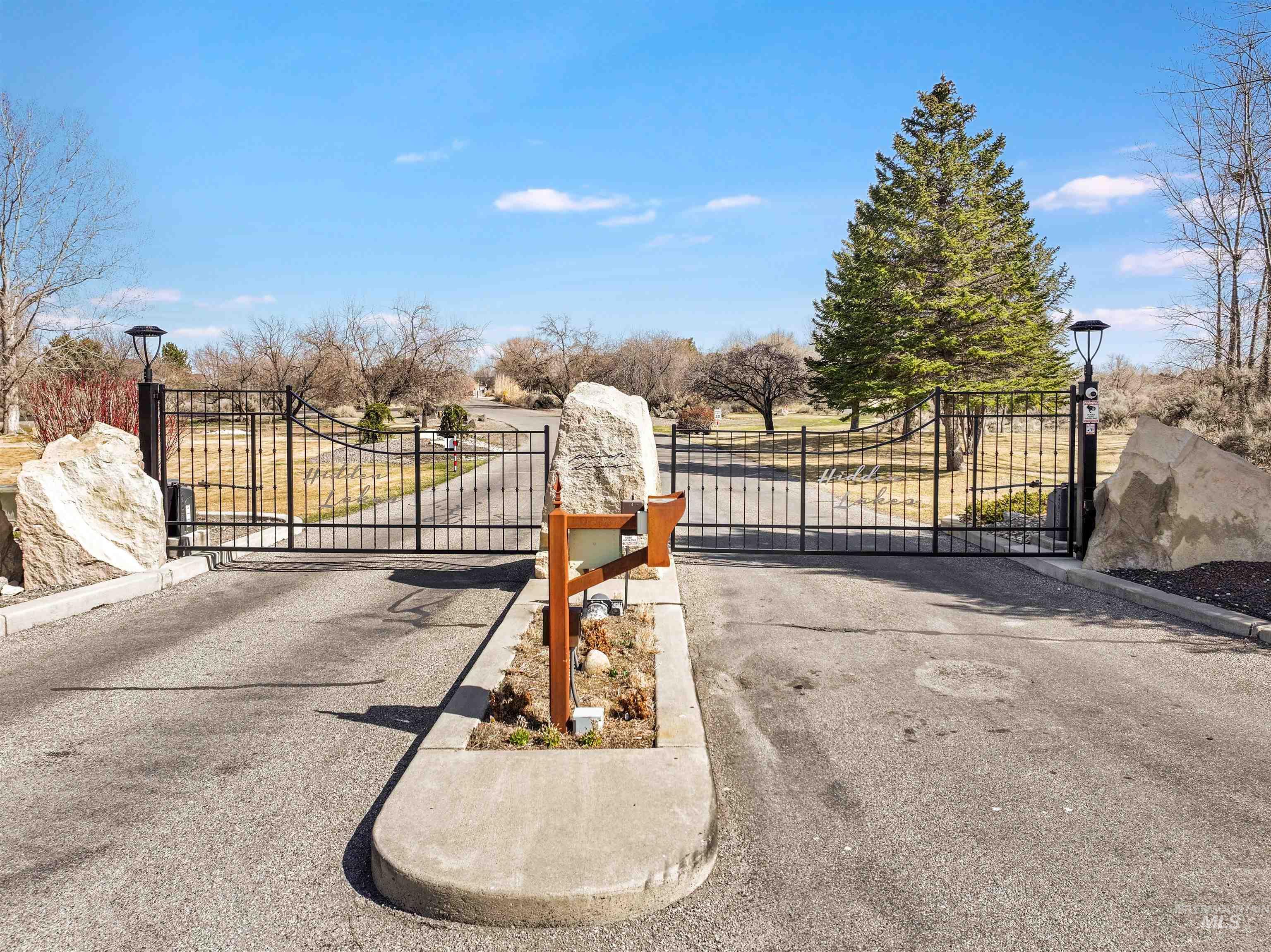 4098 Hidden Lakes Dr, Kimberly, Idaho 83341, 4 Bedrooms, 2.5 Bathrooms, Residential For Sale, Price $725,000,MLS 98985206