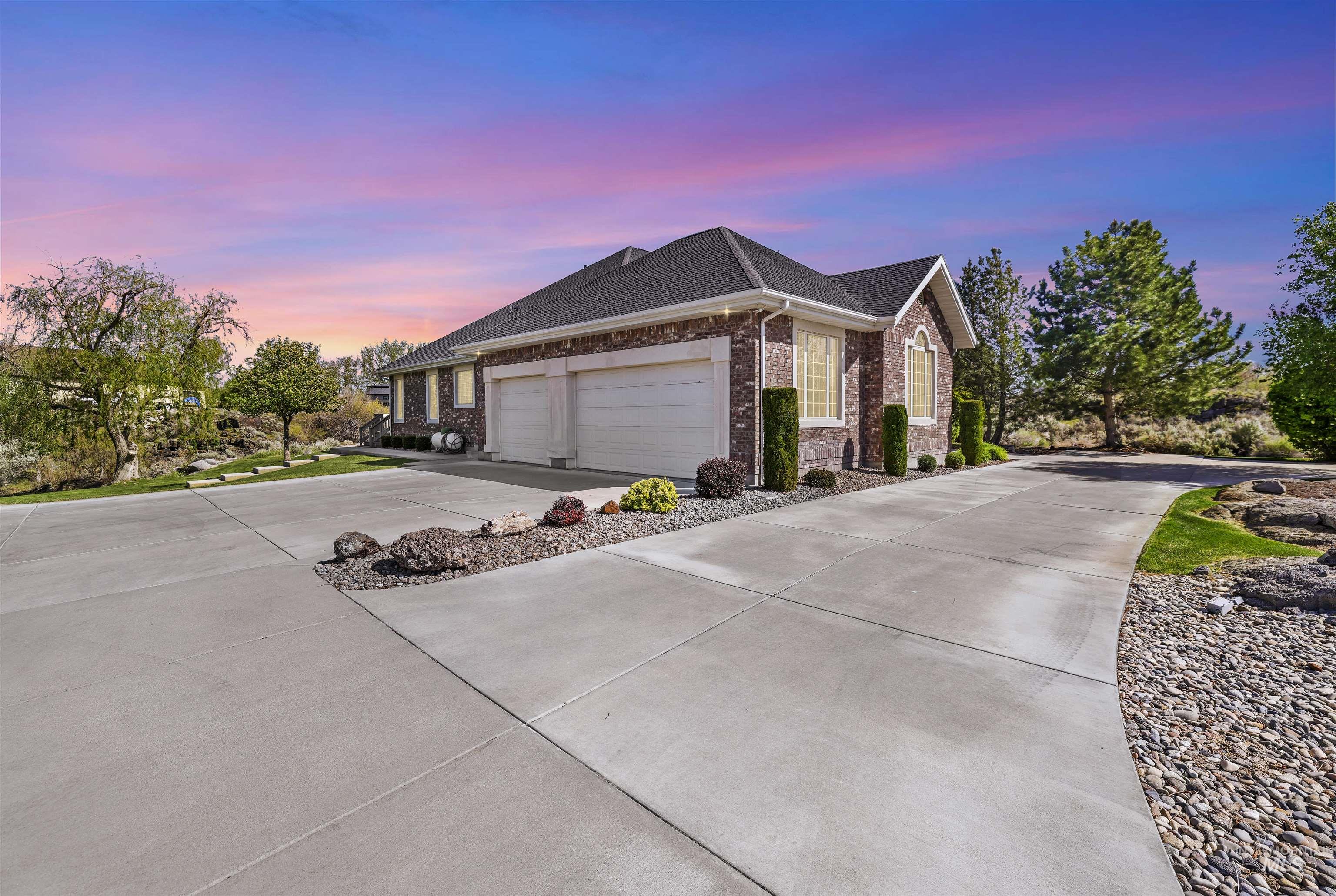 4098 Hidden Lakes Dr, Kimberly, Idaho 83341, 4 Bedrooms, 2.5 Bathrooms, Residential For Sale, Price $725,000,MLS 98985206