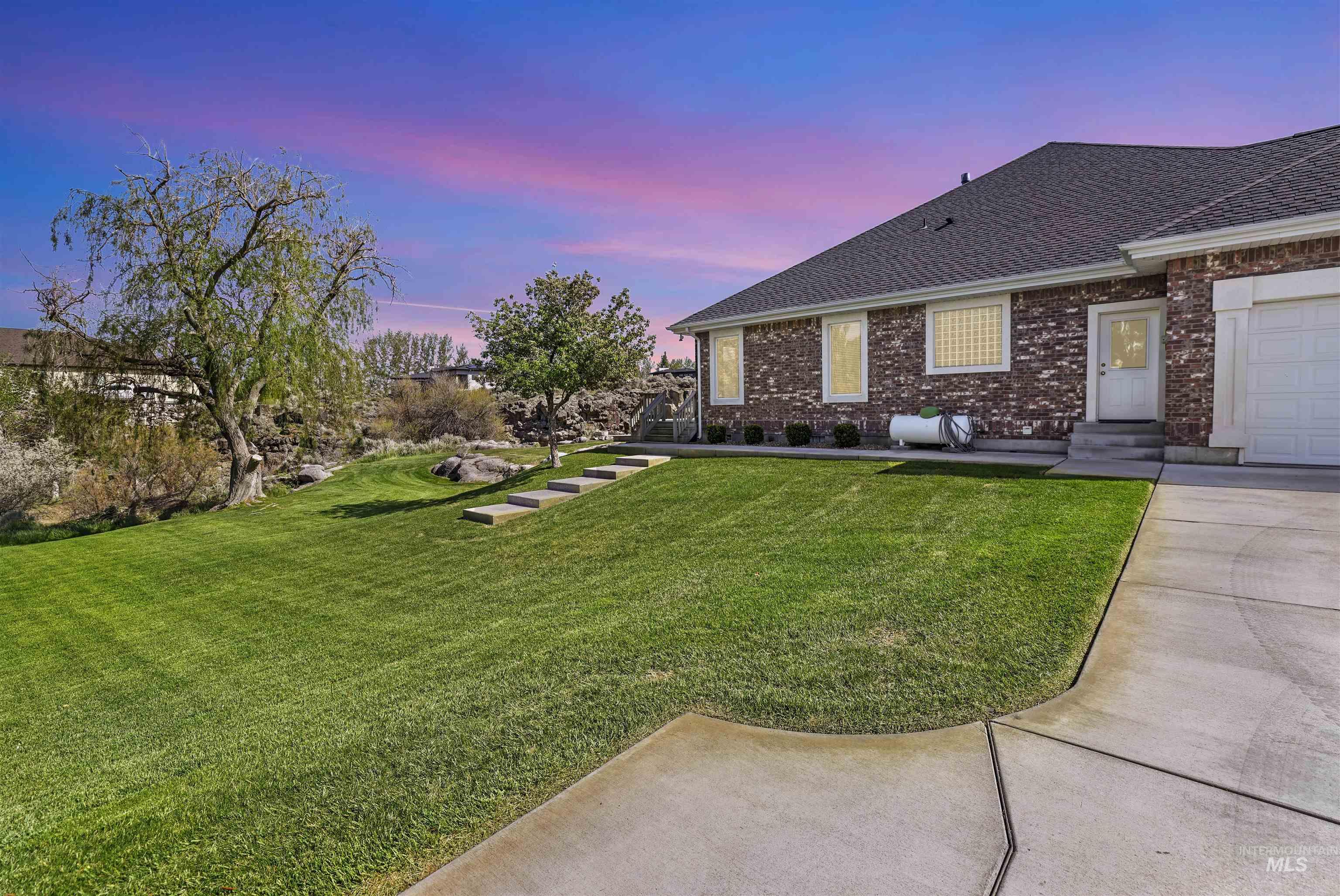 4098 Hidden Lakes Dr, Kimberly, Idaho 83341, 4 Bedrooms, 2.5 Bathrooms, Residential For Sale, Price $725,000,MLS 98985206