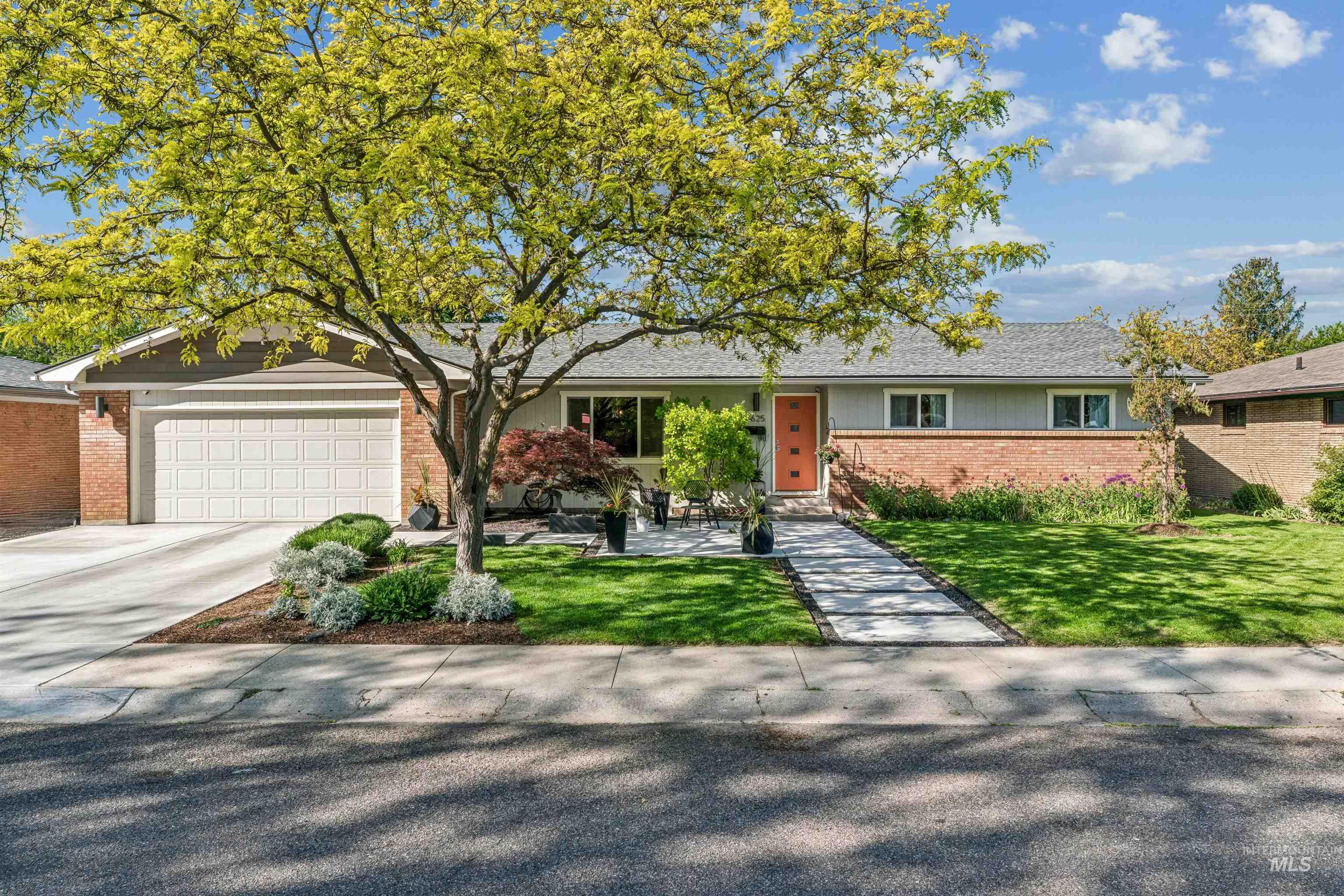 6625 W Hummel Drive, Boise, Idaho 83709, 3 Bedrooms, 2.5 Bathrooms, Residential For Sale, Price $625,000,MLS 98985207