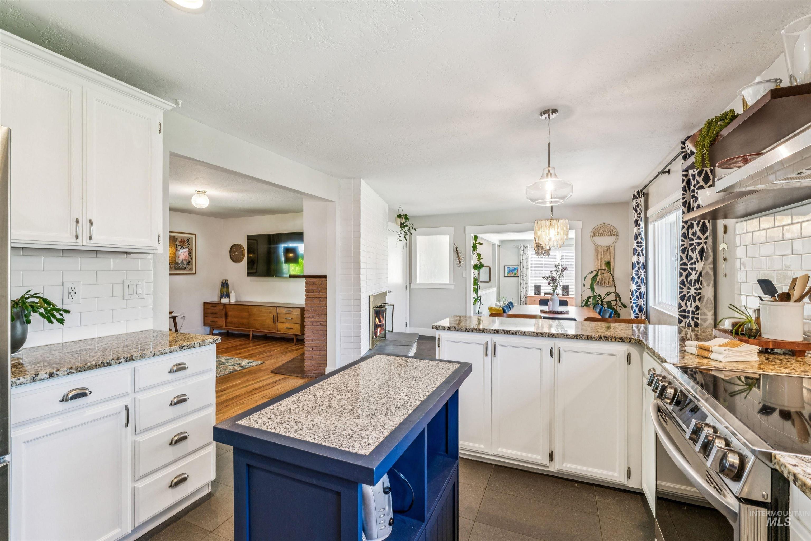 6625 W Hummel Drive, Boise, Idaho 83709, 3 Bedrooms, 2.5 Bathrooms, Residential For Sale, Price $625,000,MLS 98985207