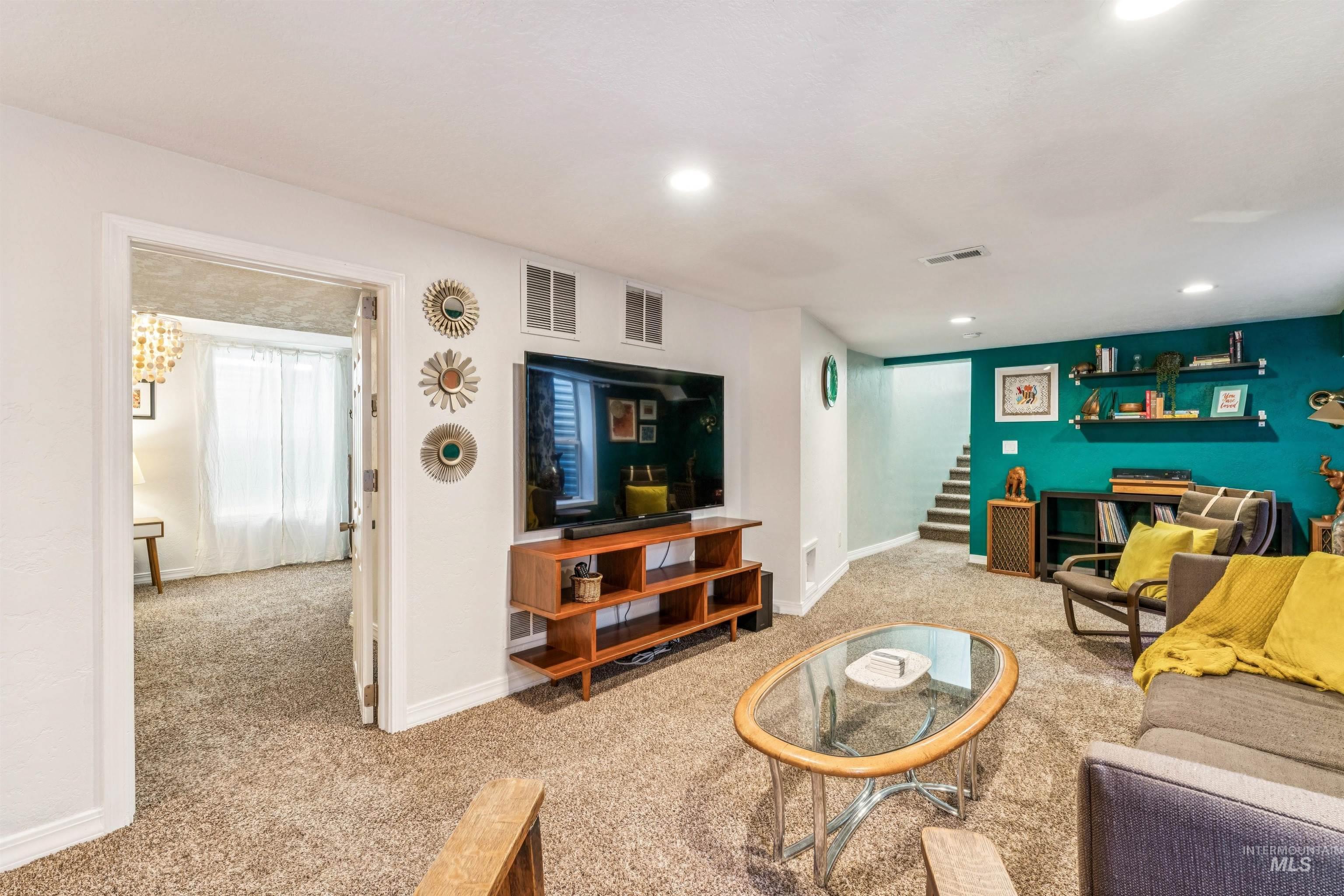 6625 W Hummel Drive, Boise, Idaho 83709, 3 Bedrooms, 2.5 Bathrooms, Residential For Sale, Price $625,000,MLS 98985207