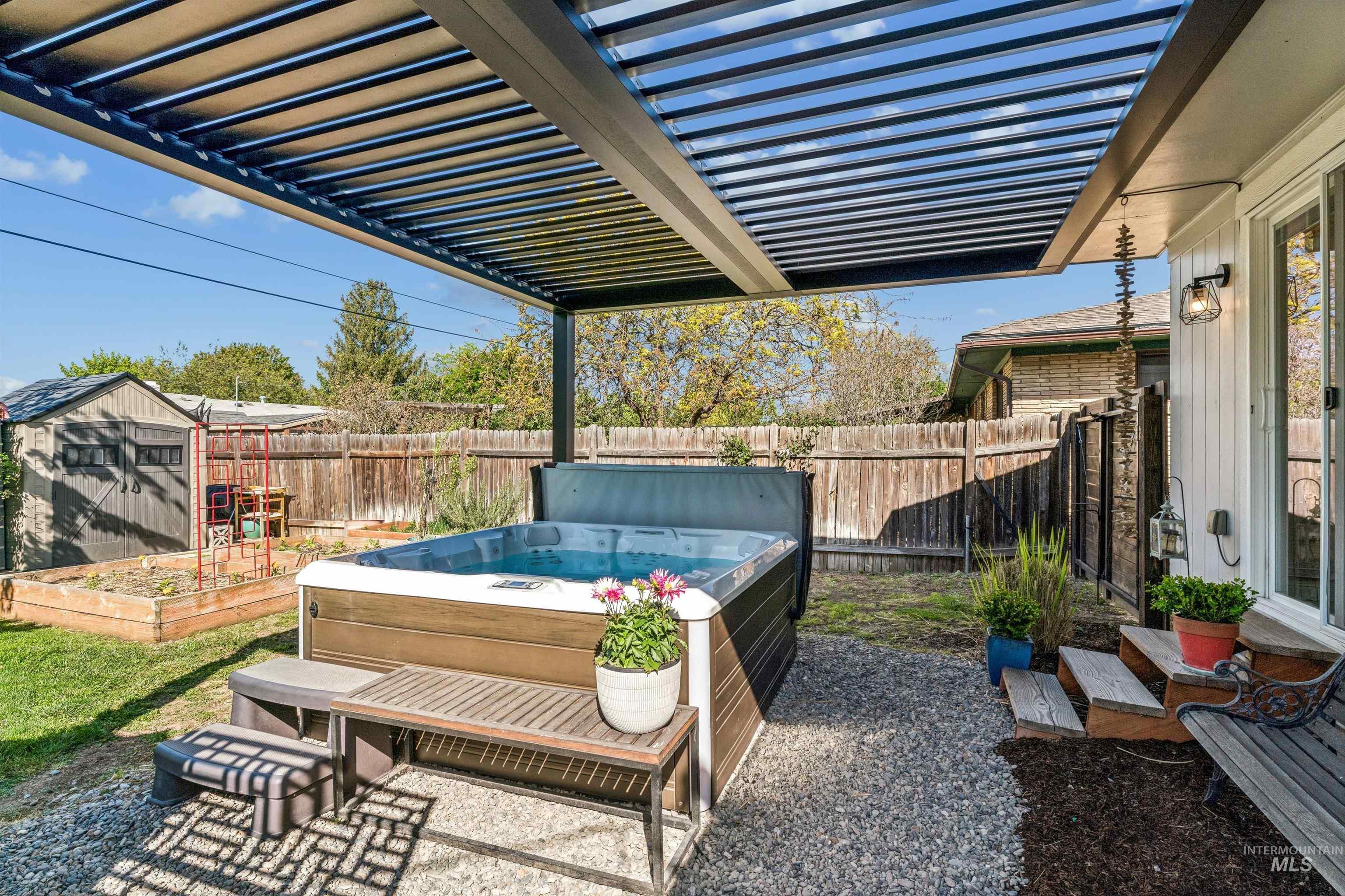 6625 W Hummel Drive, Boise, Idaho 83709, 3 Bedrooms, 2.5 Bathrooms, Residential For Sale, Price $625,000,MLS 98985207