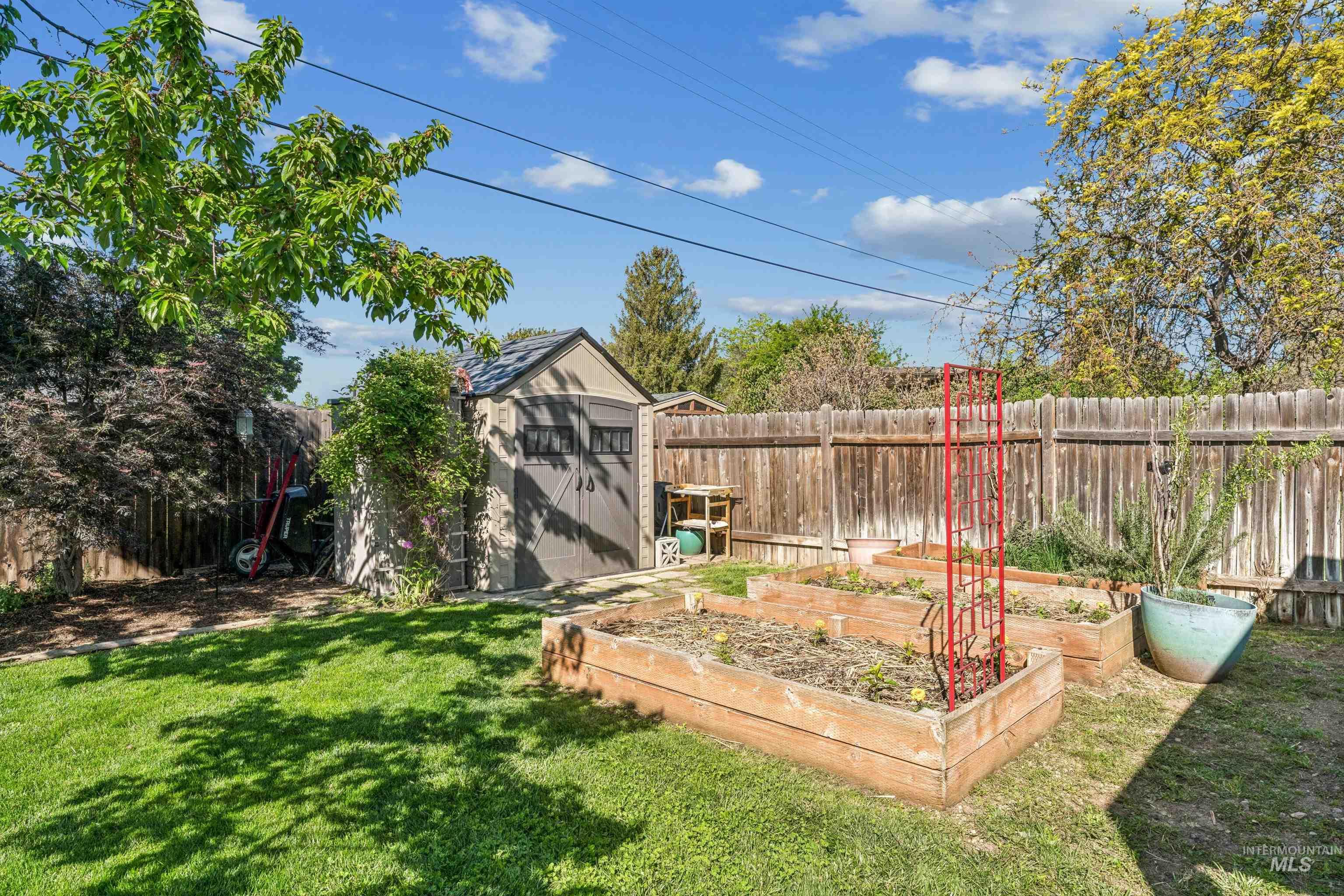 6625 W Hummel Drive, Boise, Idaho 83709, 3 Bedrooms, 2.5 Bathrooms, Residential For Sale, Price $625,000,MLS 98985207
