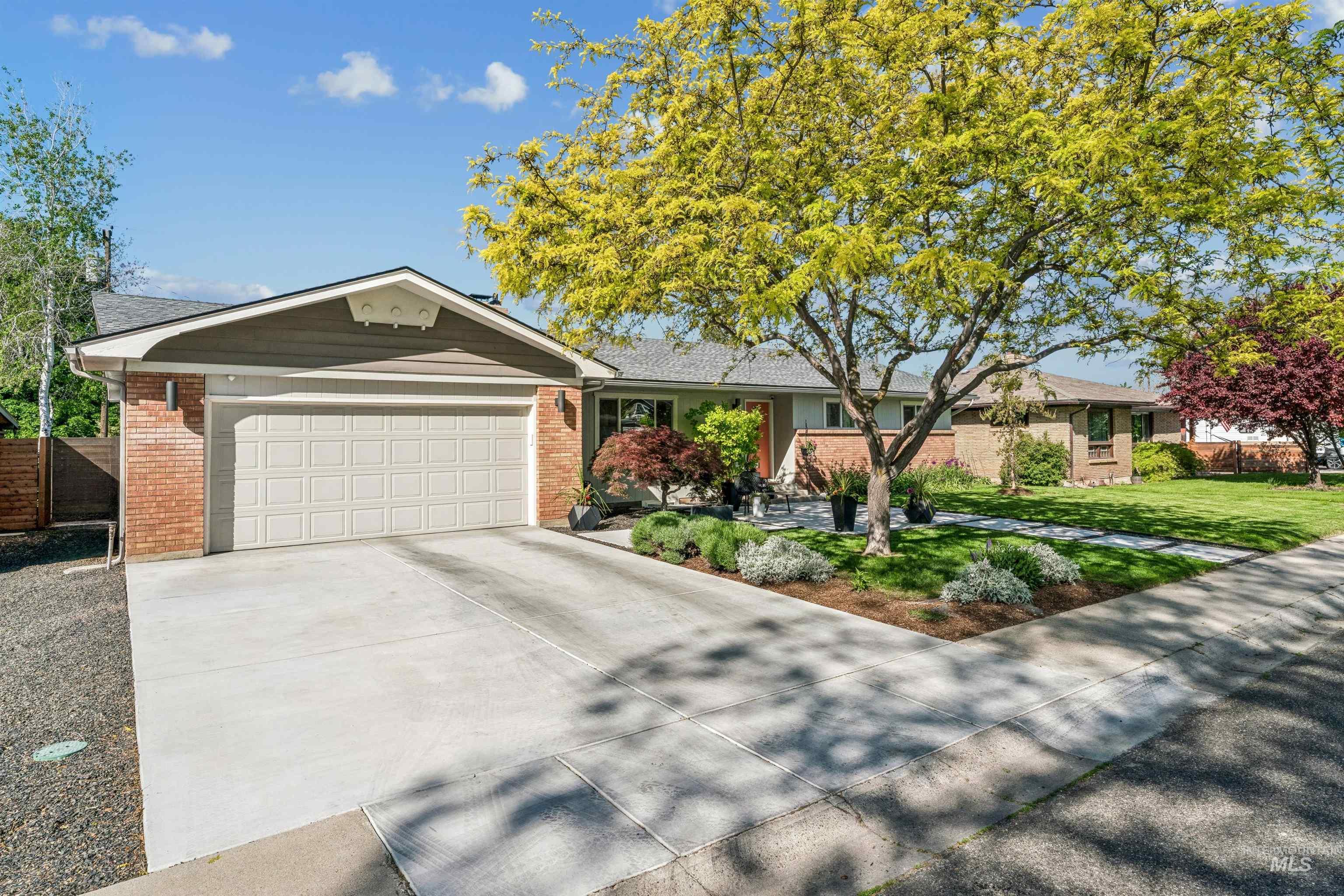 6625 W Hummel Drive, Boise, Idaho 83709, 3 Bedrooms, 2.5 Bathrooms, Residential For Sale, Price $625,000,MLS 98985207