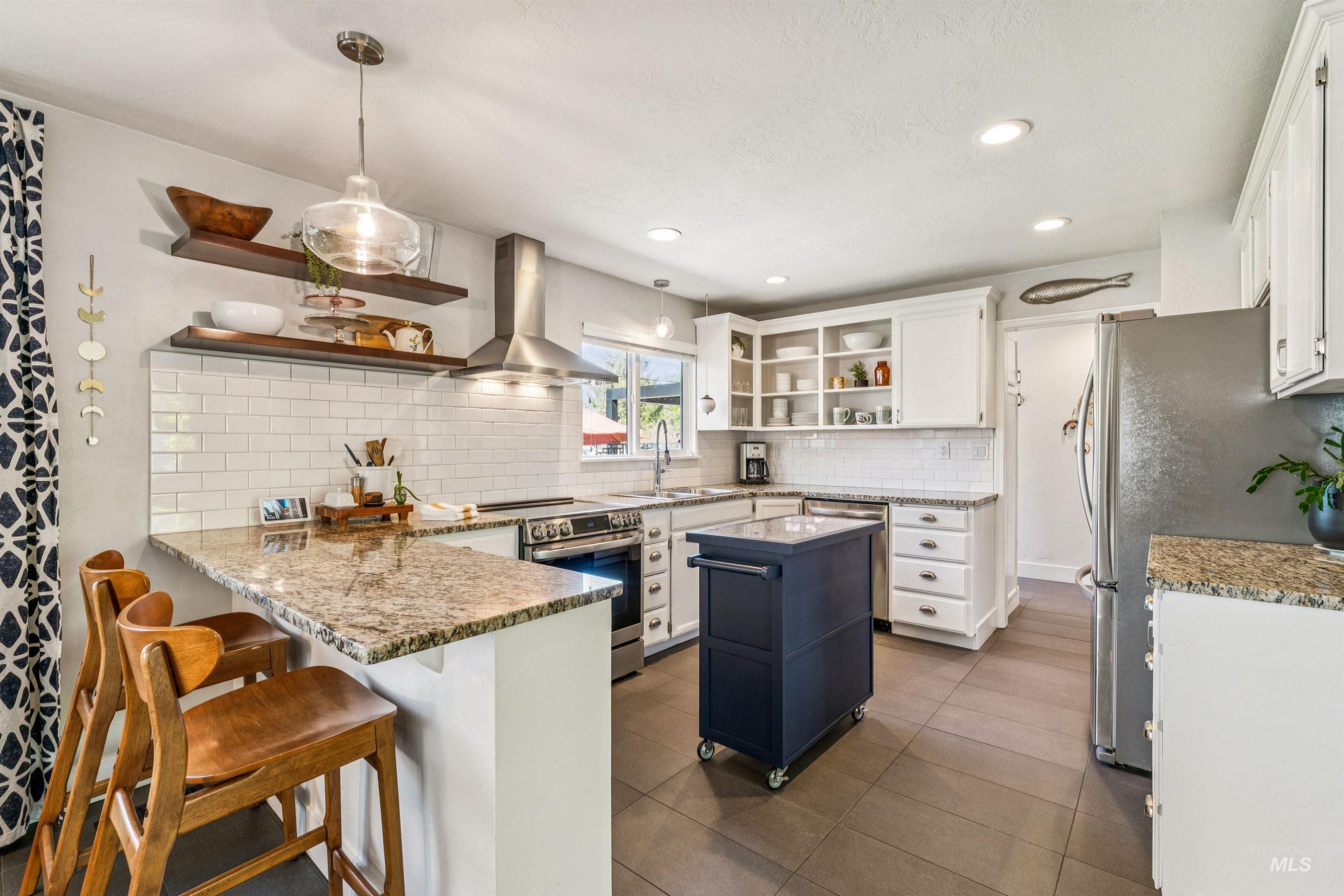6625 W Hummel Drive, Boise, Idaho 83709, 3 Bedrooms, 2.5 Bathrooms, Residential For Sale, Price $625,000,MLS 98985207