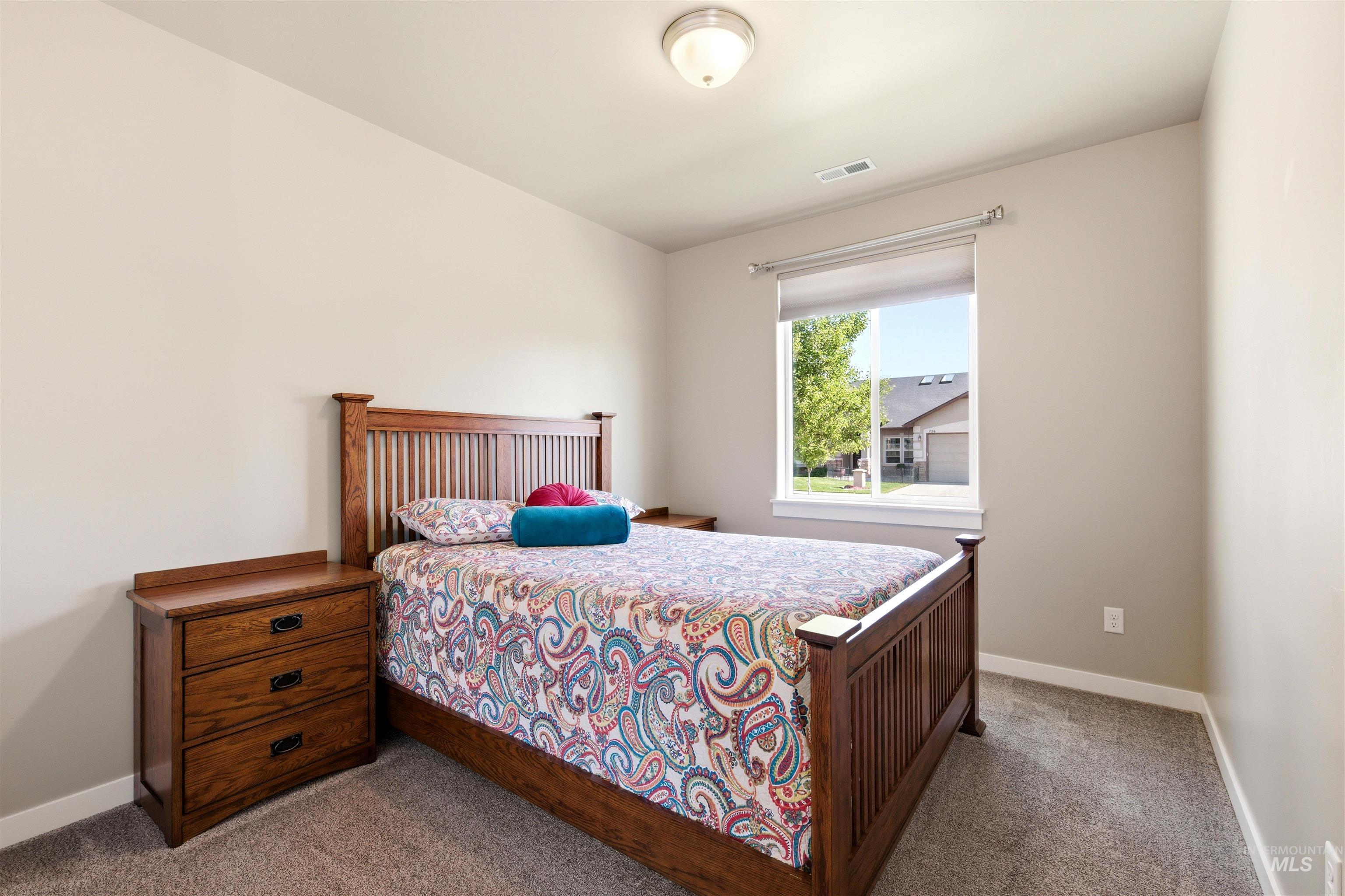 802 W Dallan Woods Way, Nampa, Idaho 83686, 3 Bedrooms, 2 Bathrooms, Residential For Sale, Price $524,999,MLS 98985209