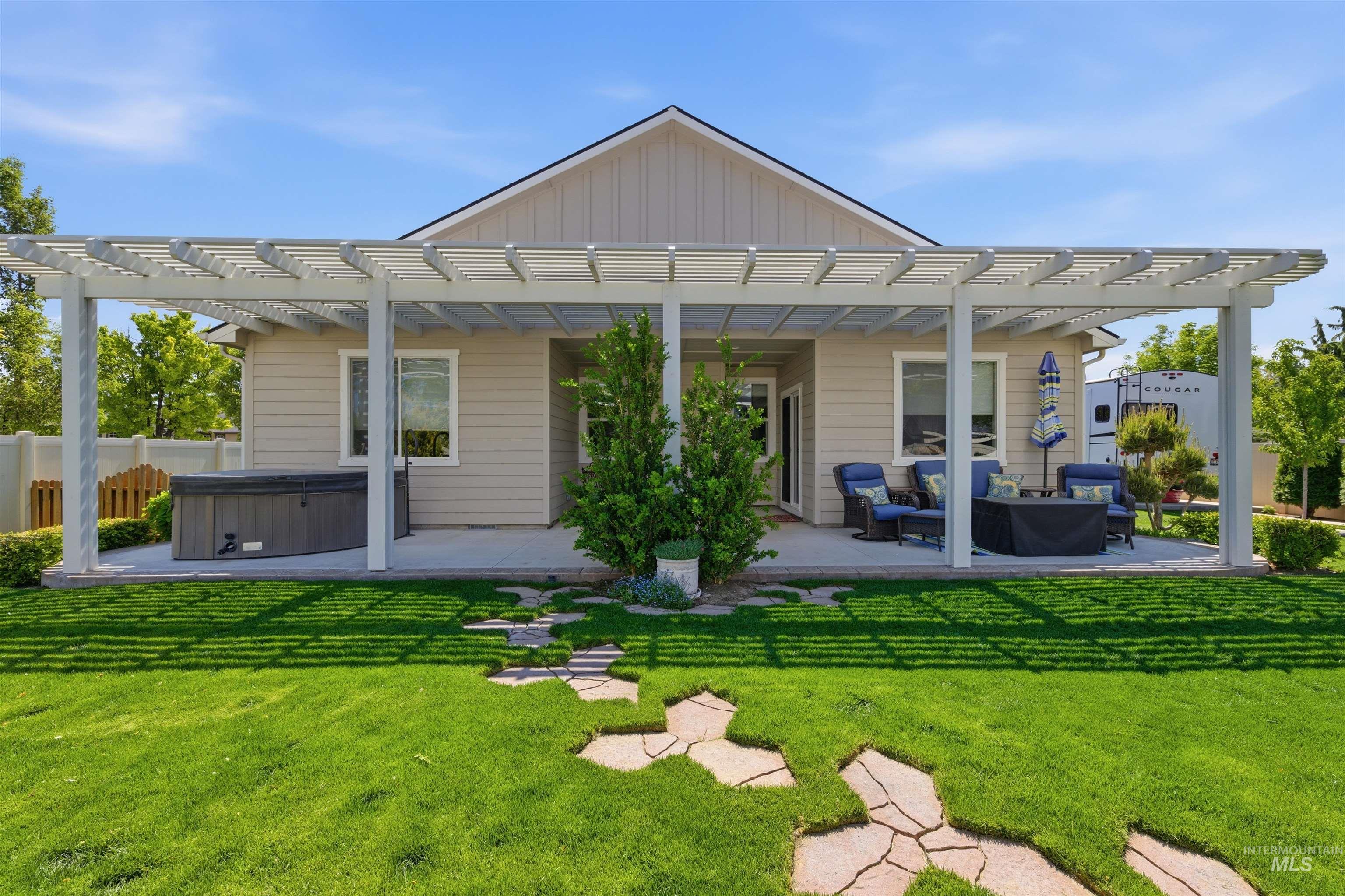 802 W Dallan Woods Way, Nampa, Idaho 83686, 3 Bedrooms, 2 Bathrooms, Residential For Sale, Price $524,999,MLS 98985209