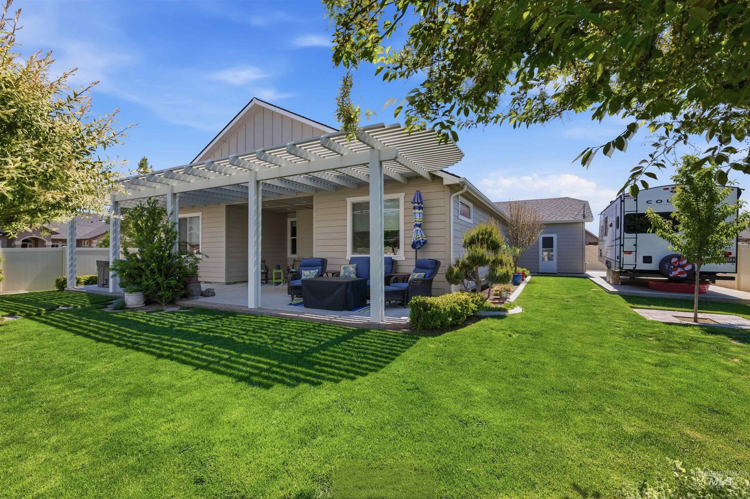 802 W Dallan Woods Way, Nampa, Idaho 83686, 3 Bedrooms, 2 Bathrooms, Residential For Sale, Price $524,999,MLS 98985209