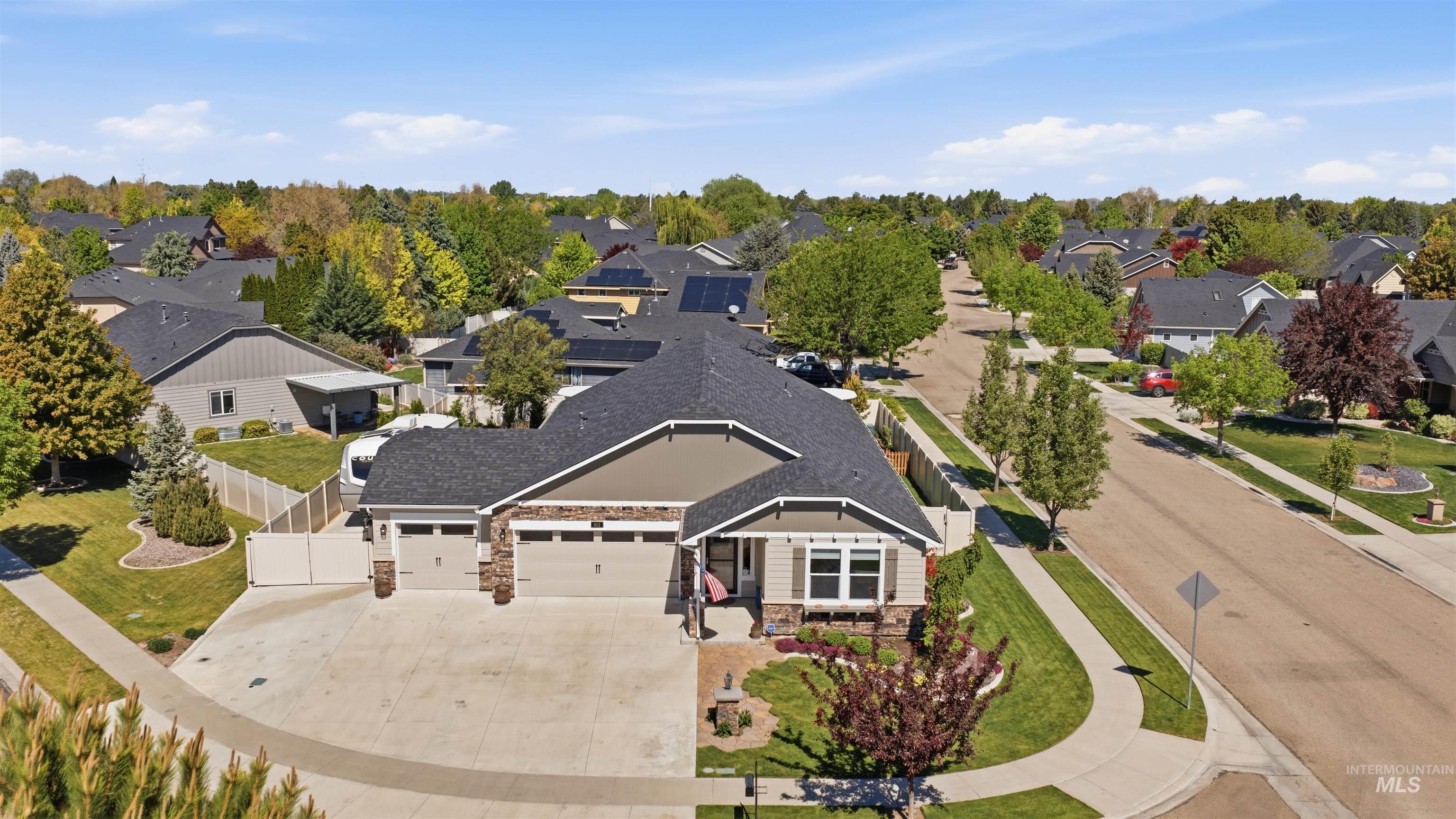 802 W Dallan Woods Way, Nampa, Idaho 83686, 3 Bedrooms, 2 Bathrooms, Residential For Sale, Price $524,999,MLS 98985209