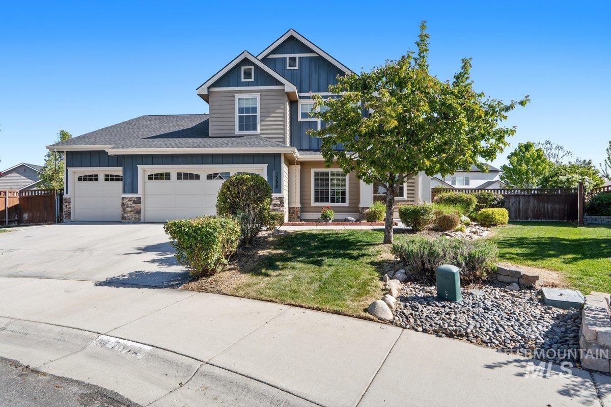 7028 W Ring Perch Court, Boise, Idaho 83709, 4 Bedrooms, 3.5 Bathrooms, Residential For Sale, Price $615,000,MLS 98985211