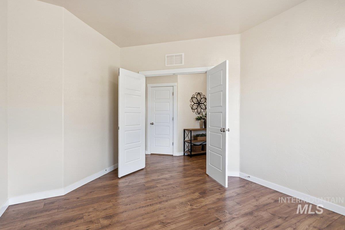 7028 W Ring Perch Court, Boise, Idaho 83709, 4 Bedrooms, 3.5 Bathrooms, Residential For Sale, Price $615,000,MLS 98985211