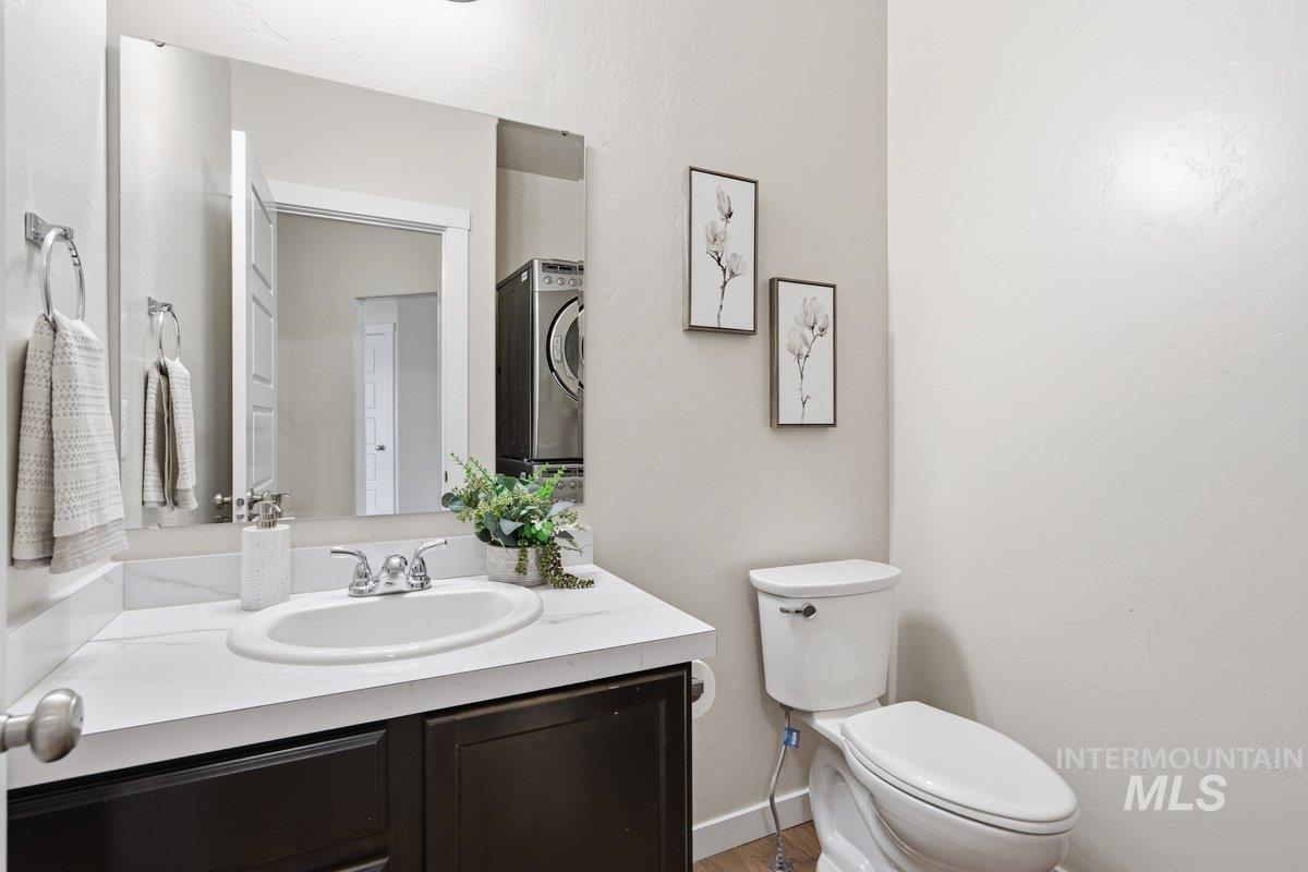 7028 W Ring Perch Court, Boise, Idaho 83709, 4 Bedrooms, 3.5 Bathrooms, Residential For Sale, Price $615,000,MLS 98985211