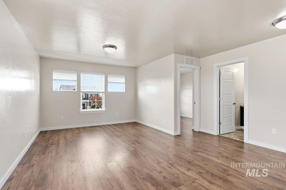 7028 W Ring Perch Court, Boise, Idaho 83709, 4 Bedrooms, 3.5 Bathrooms, Residential For Sale, Price $615,000,MLS 98985211