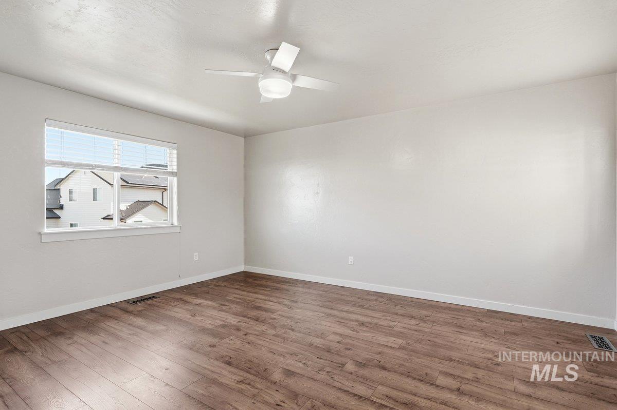 7028 W Ring Perch Court, Boise, Idaho 83709, 4 Bedrooms, 3.5 Bathrooms, Residential For Sale, Price $615,000,MLS 98985211