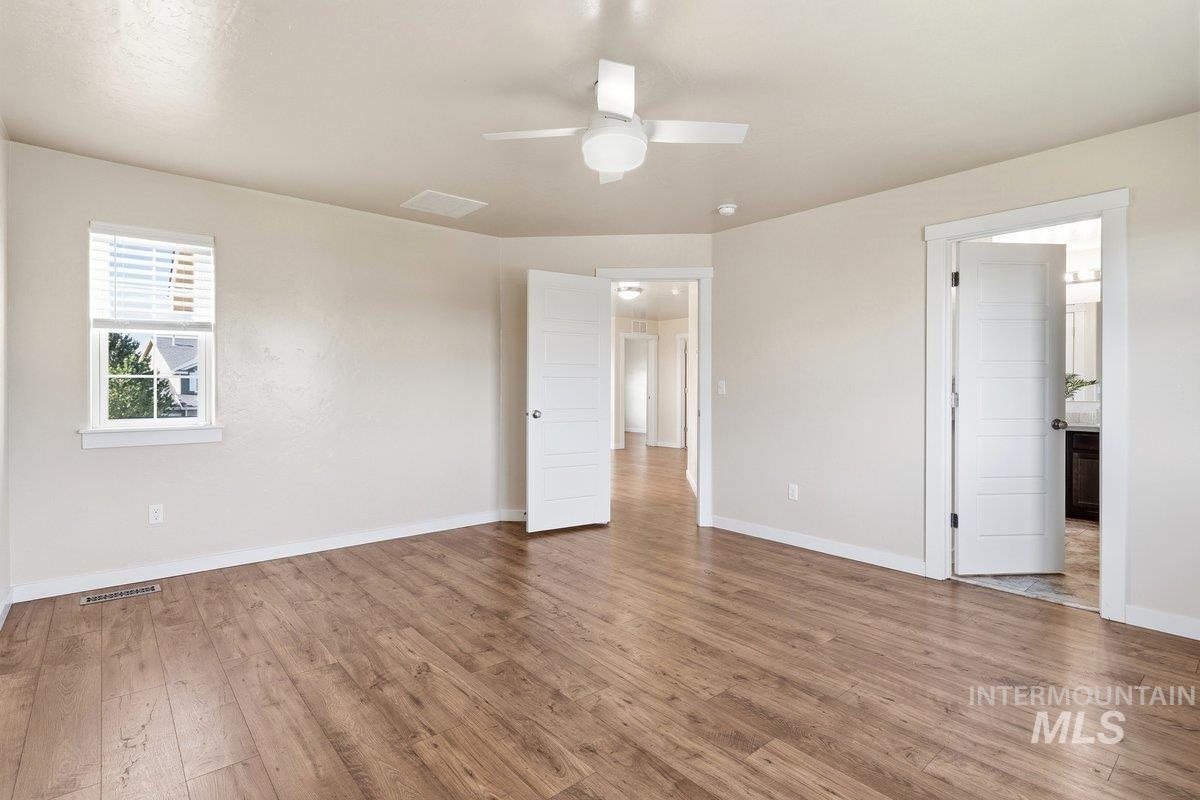 7028 W Ring Perch Court, Boise, Idaho 83709, 4 Bedrooms, 3.5 Bathrooms, Residential For Sale, Price $615,000,MLS 98985211
