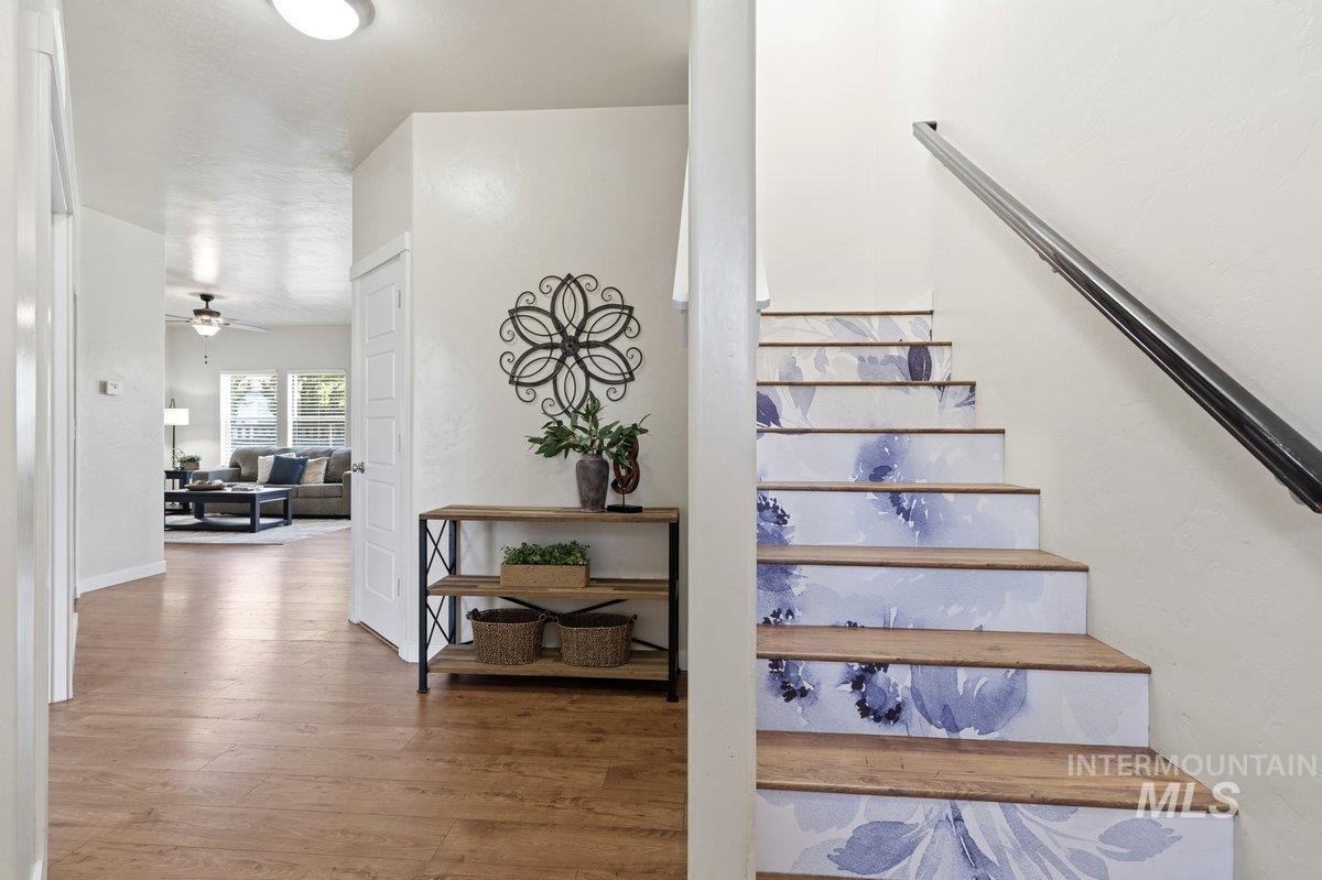 7028 W Ring Perch Court, Boise, Idaho 83709, 4 Bedrooms, 3.5 Bathrooms, Residential For Sale, Price $615,000,MLS 98985211