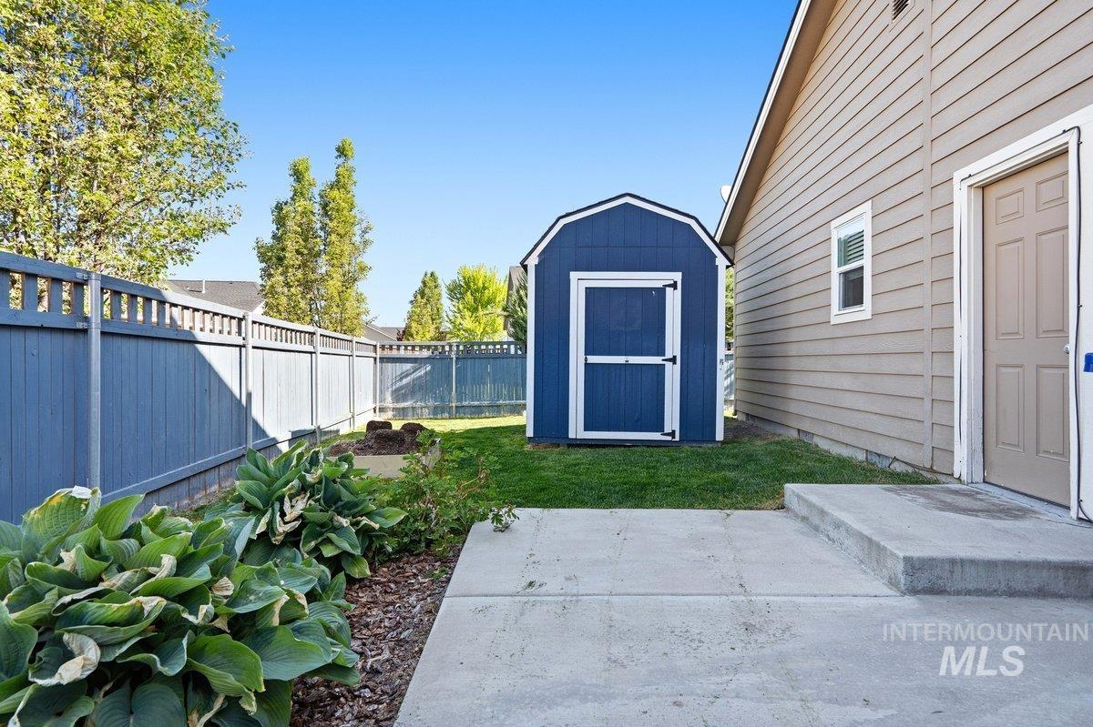 7028 W Ring Perch Court, Boise, Idaho 83709, 4 Bedrooms, 3.5 Bathrooms, Residential For Sale, Price $615,000,MLS 98985211