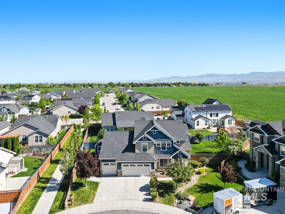 7028 W Ring Perch Court, Boise, Idaho 83709, 4 Bedrooms, 3.5 Bathrooms, Residential For Sale, Price $615,000,MLS 98985211