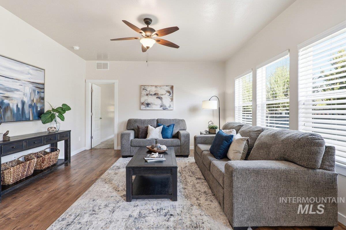 7028 W Ring Perch Court, Boise, Idaho 83709, 4 Bedrooms, 3.5 Bathrooms, Residential For Sale, Price $615,000,MLS 98985211